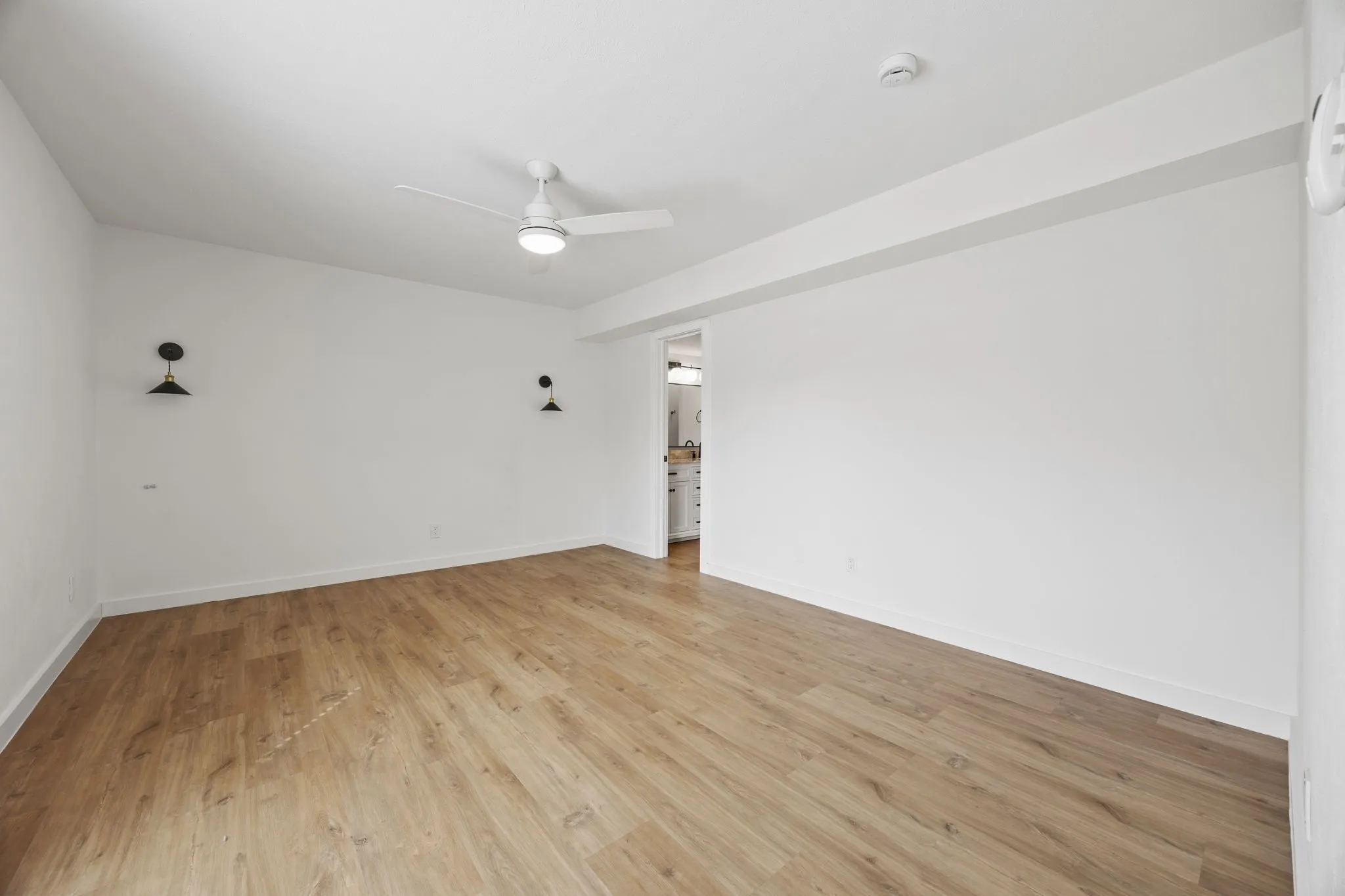 Condominium For Sale in Dallas County , 6060 Birchbrook Drive 262, Dallas, Texas 75206, 2 Bedroom, 2 Bathroom, Garage spaces, 1,136 Sqft, built in 1970, mls#21391550, Real Estate Agent in Dallas, Homes For Sale in Dallas county, Homes For Sale in Dallas, Realtor in Dallas Texas, Real Estate Brokerage Independent Realty Texas, Luminita Cordes Realtor