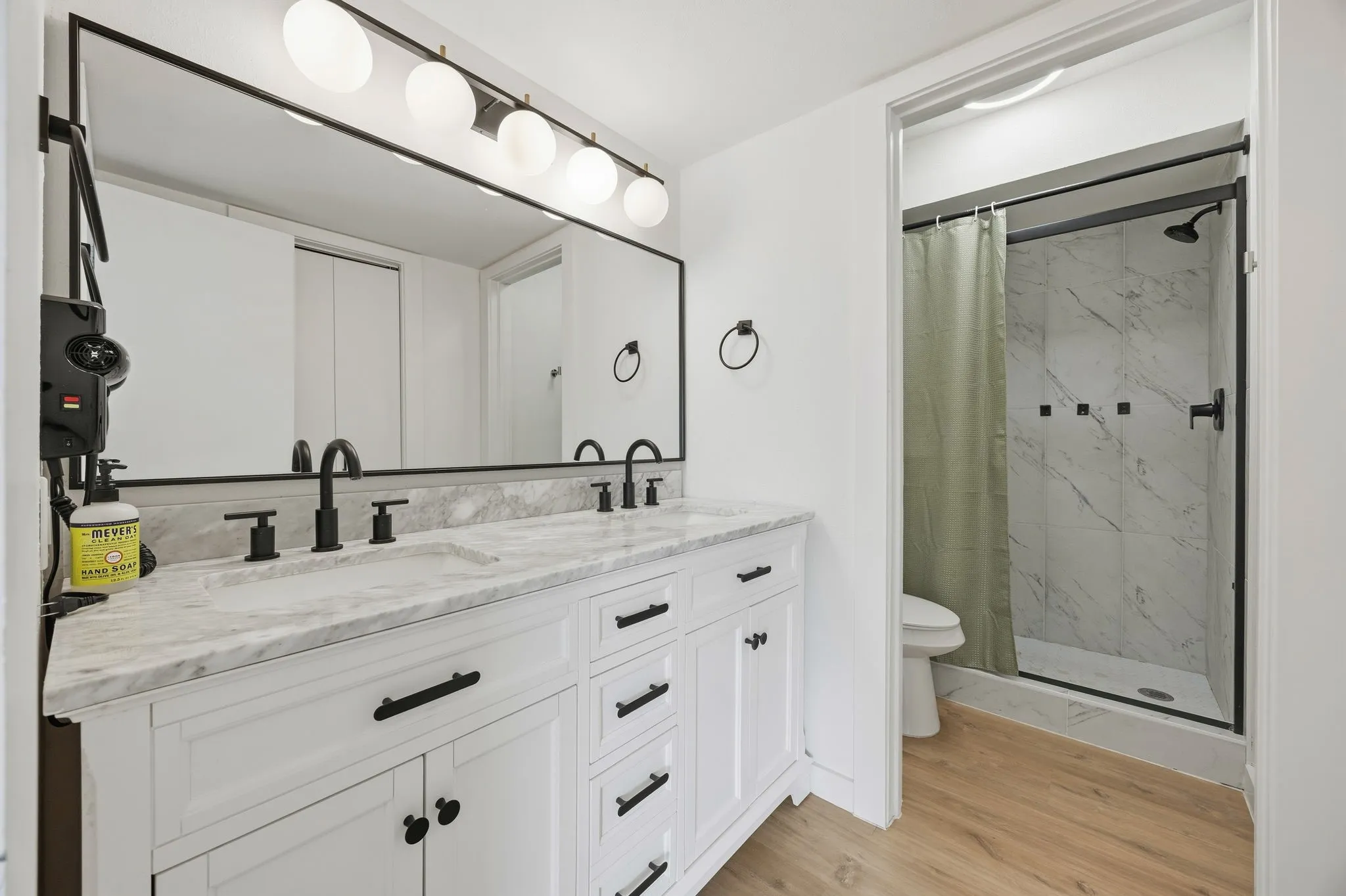 Condominium For Sale in Dallas County , 6060 Birchbrook Drive 262, Dallas, Texas 75206, 2 Bedroom, 2 Bathroom, Garage spaces, 1,136 Sqft, built in 1970, mls#21391550, Real Estate Agent in Dallas, Homes For Sale in Dallas county, Homes For Sale in Dallas, Realtor in Dallas Texas, Real Estate Brokerage Independent Realty Texas, Luminita Cordes Realtor