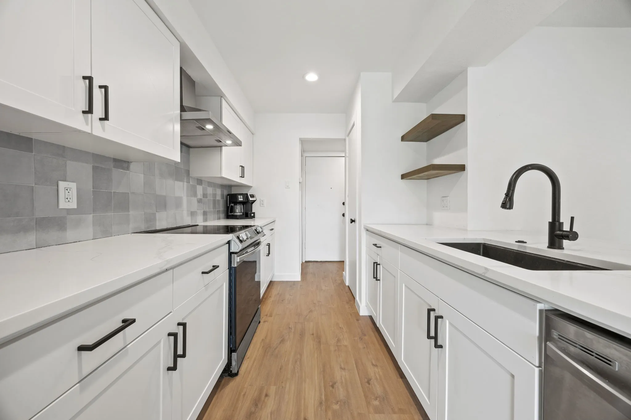 Condominium For Sale in Dallas County , 6060 Birchbrook Drive 262, Dallas, Texas 75206, 2 Bedroom, 2 Bathroom, Garage spaces, 1,136 Sqft, built in 1970, mls#21391550, Real Estate Agent in Dallas, Homes For Sale in Dallas county, Homes For Sale in Dallas, Realtor in Dallas Texas, Real Estate Brokerage Independent Realty Texas, Luminita Cordes Realtor