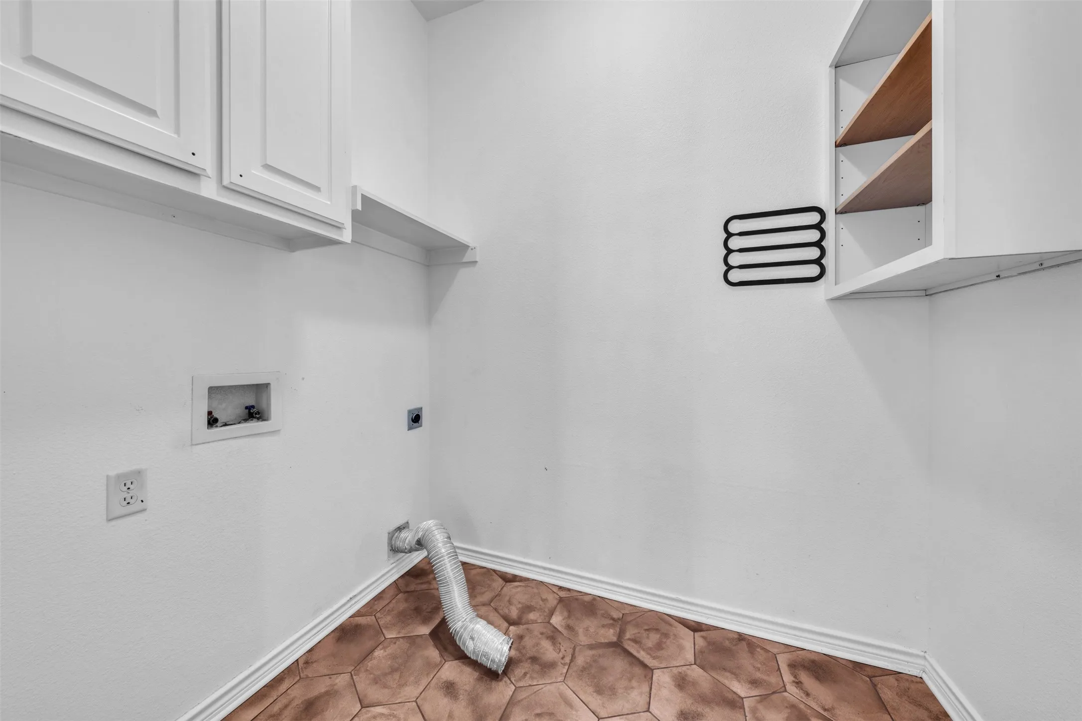 Single Family Residence For Sale in Tarrant County , 4533 Summerbrook Circle, Fort Worth, Texas 76137, 3 Bedroom, 2 Bathroom, 2 Garage spaces, 1,762 Sqft, built in 2001, mls#21394717, Real Estate Agent in Fort Worth, Homes For Sale in Tarrant county, Homes For Sale in Fort Worth, Realtor in Fort Worth Texas, Real Estate Brokerage Independent Realty Texas, Luminita Cordes Realtor