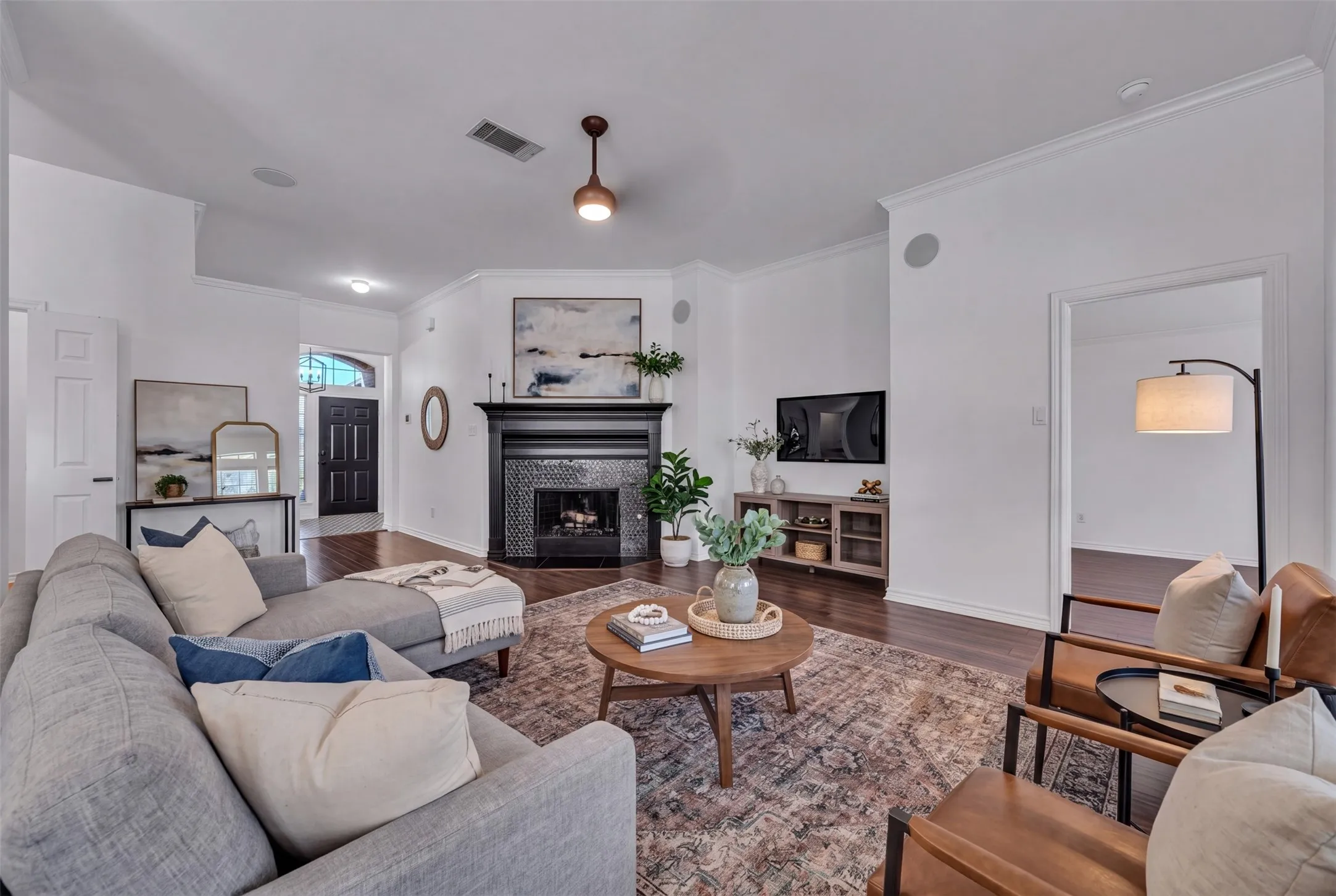 Single Family Residence For Sale in Tarrant County , 4533 Summerbrook Circle, Fort Worth, Texas 76137, 3 Bedroom, 2 Bathroom, 2 Garage spaces, 1,762 Sqft, built in 2001, mls#21394717, Real Estate Agent in Fort Worth, Homes For Sale in Tarrant county, Homes For Sale in Fort Worth, Realtor in Fort Worth Texas, Real Estate Brokerage Independent Realty Texas, Luminita Cordes Realtor