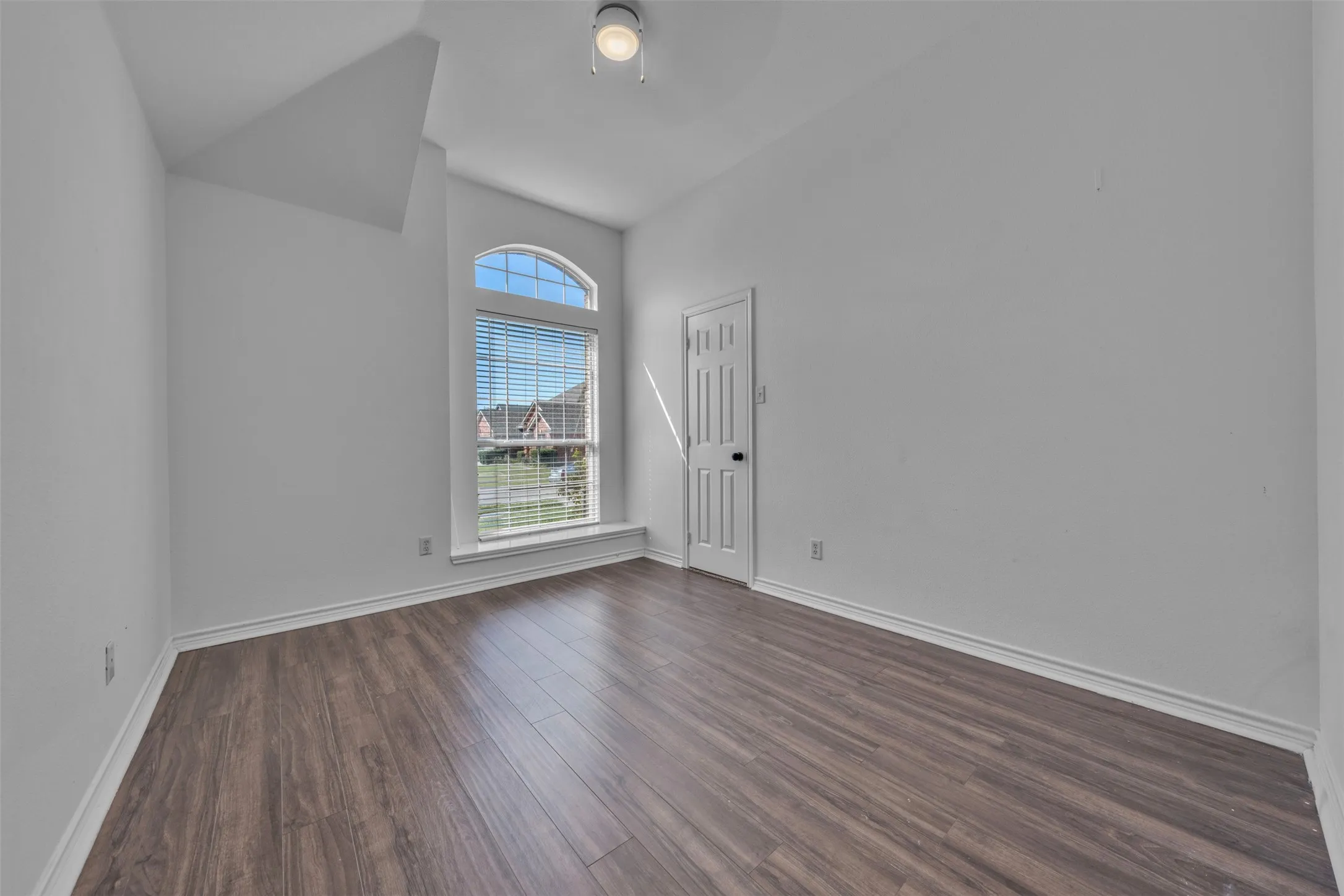 Single Family Residence For Sale in Tarrant County , 4533 Summerbrook Circle, Fort Worth, Texas 76137, 3 Bedroom, 2 Bathroom, 2 Garage spaces, 1,762 Sqft, built in 2001, mls#21394717, Real Estate Agent in Fort Worth, Homes For Sale in Tarrant county, Homes For Sale in Fort Worth, Realtor in Fort Worth Texas, Real Estate Brokerage Independent Realty Texas, Luminita Cordes Realtor