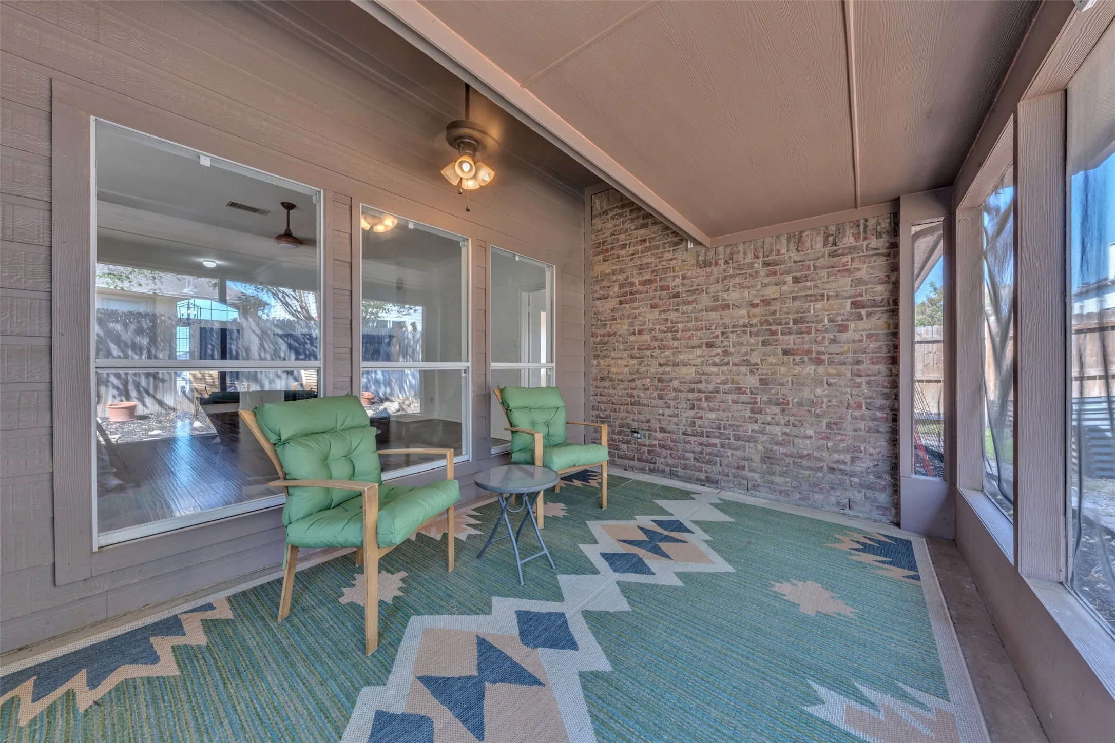 Single Family Residence For Sale in Tarrant County , 4533 Summerbrook Circle, Fort Worth, Texas 76137, 3 Bedroom, 2 Bathroom, 2 Garage spaces, 1,762 Sqft, built in 2001, mls#21394717, Real Estate Agent in Fort Worth, Homes For Sale in Tarrant county, Homes For Sale in Fort Worth, Realtor in Fort Worth Texas, Real Estate Brokerage Independent Realty Texas, Luminita Cordes Realtor