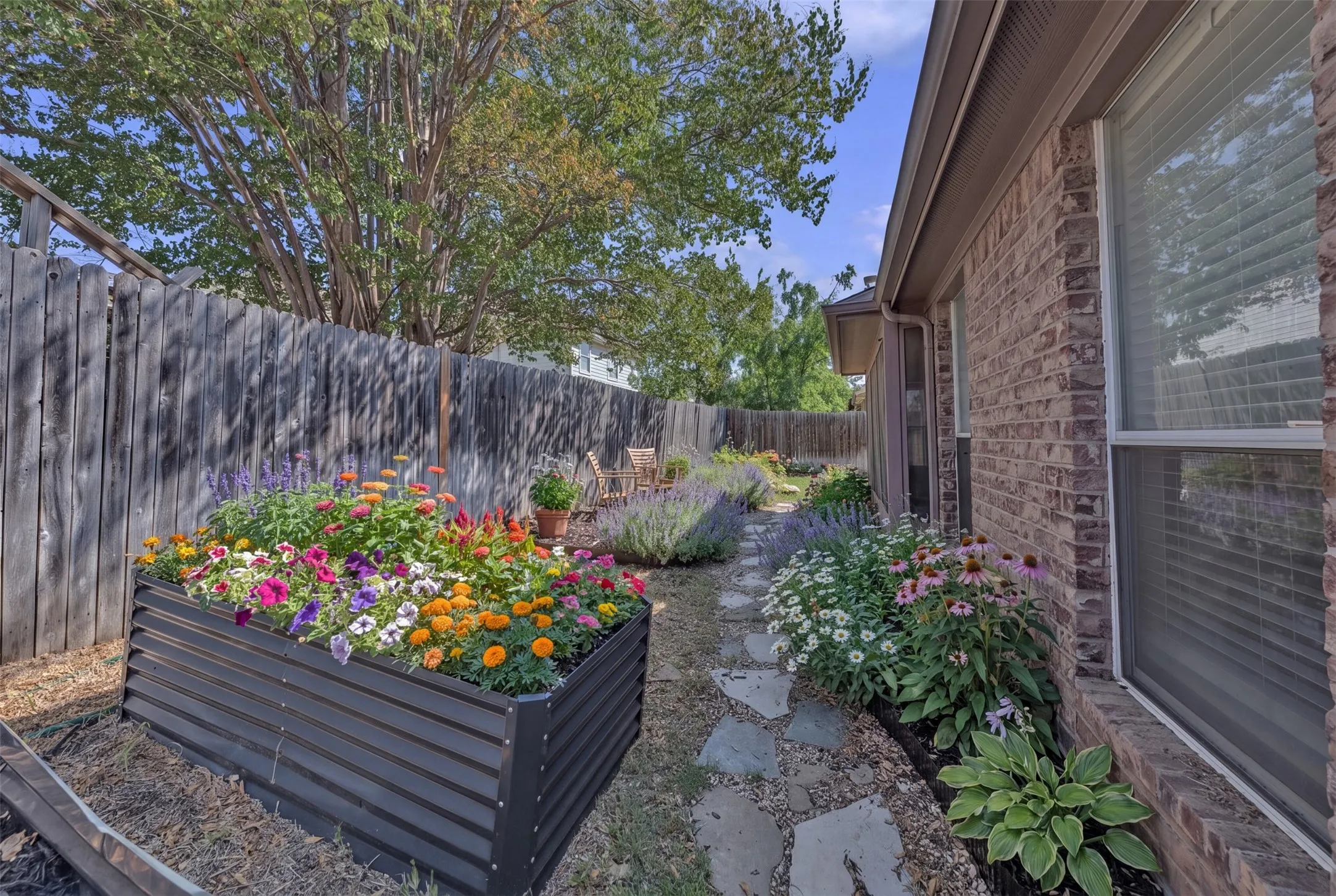 Single Family Residence For Sale in Tarrant County , 4533 Summerbrook Circle, Fort Worth, Texas 76137, 3 Bedroom, 2 Bathroom, 2 Garage spaces, 1,762 Sqft, built in 2001, mls#21394717, Real Estate Agent in Fort Worth, Homes For Sale in Tarrant county, Homes For Sale in Fort Worth, Realtor in Fort Worth Texas, Real Estate Brokerage Independent Realty Texas, Luminita Cordes Realtor