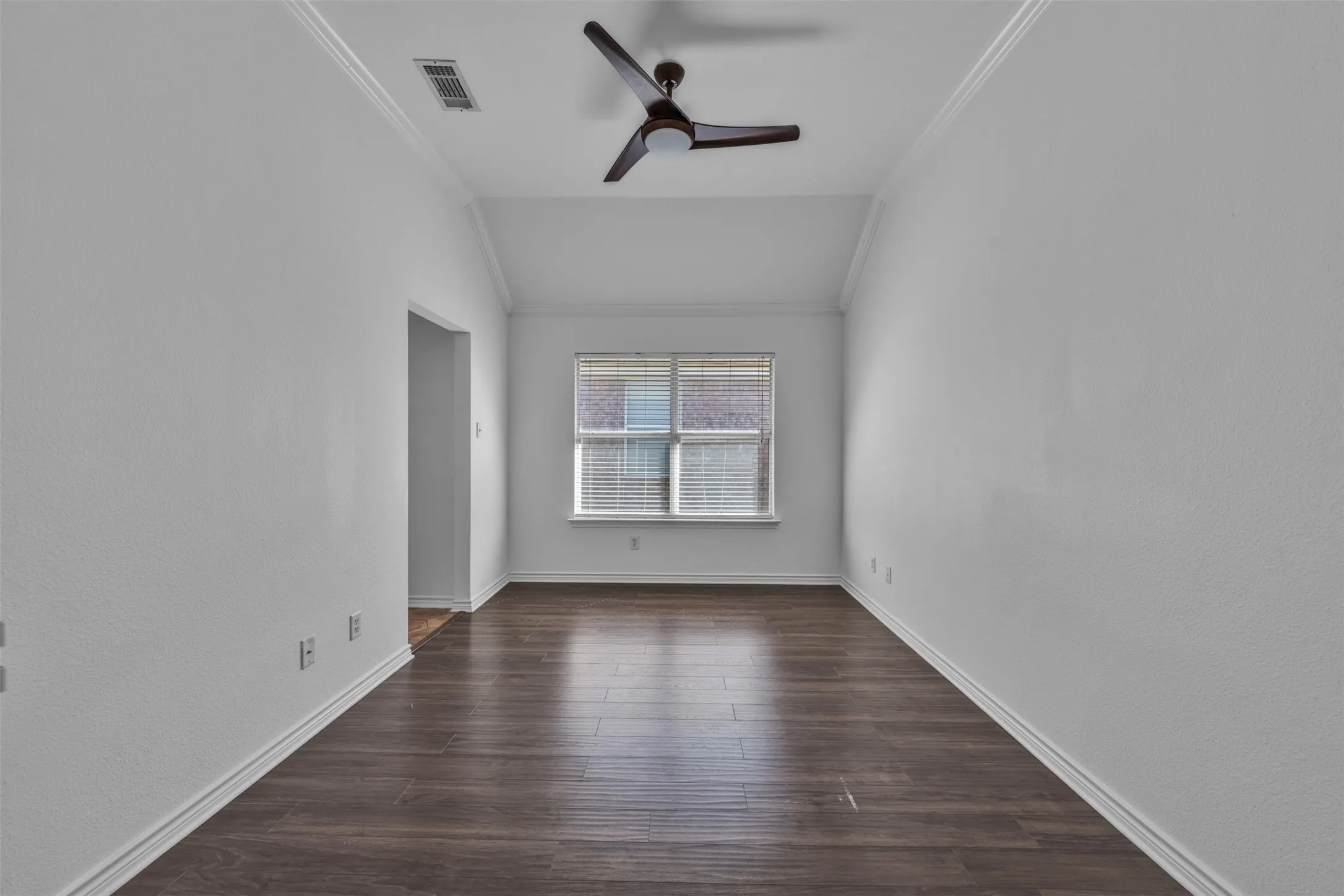 Single Family Residence For Sale in Tarrant County , 4533 Summerbrook Circle, Fort Worth, Texas 76137, 3 Bedroom, 2 Bathroom, 2 Garage spaces, 1,762 Sqft, built in 2001, mls#21394717, Real Estate Agent in Fort Worth, Homes For Sale in Tarrant county, Homes For Sale in Fort Worth, Realtor in Fort Worth Texas, Real Estate Brokerage Independent Realty Texas, Luminita Cordes Realtor