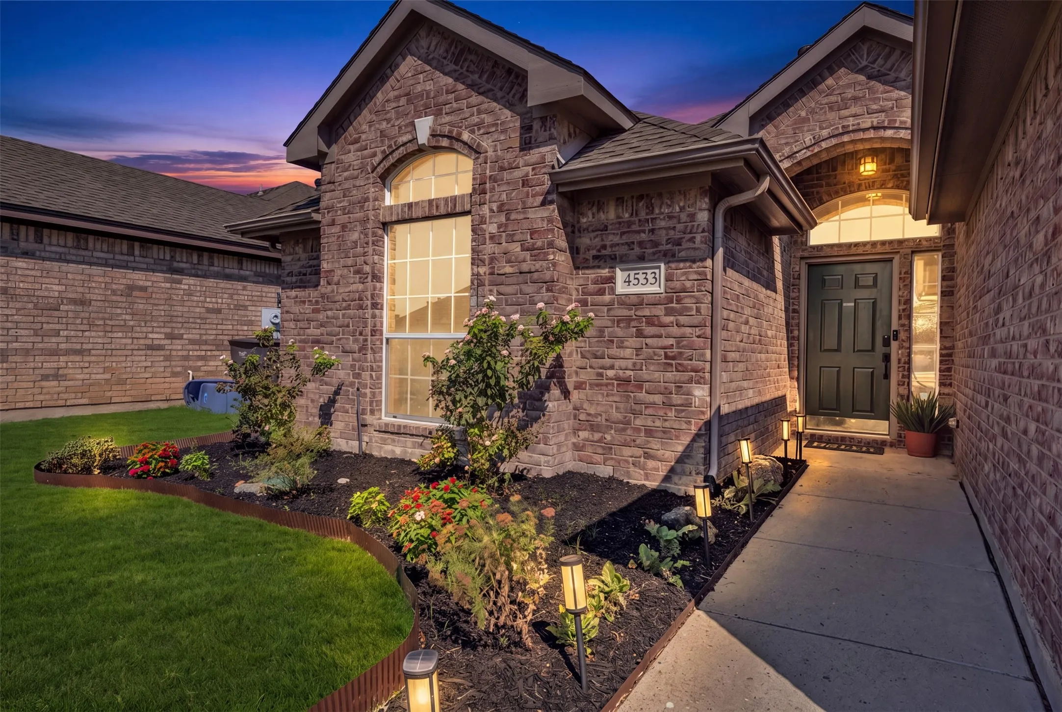 Single Family Residence For Sale in Tarrant County , 4533 Summerbrook Circle, Fort Worth, Texas 76137, 3 Bedroom, 2 Bathroom, 2 Garage spaces, 1,762 Sqft, built in 2001, mls#21394717, Real Estate Agent in Fort Worth, Homes For Sale in Tarrant county, Homes For Sale in Fort Worth, Realtor in Fort Worth Texas, Real Estate Brokerage Independent Realty Texas, Luminita Cordes Realtor
