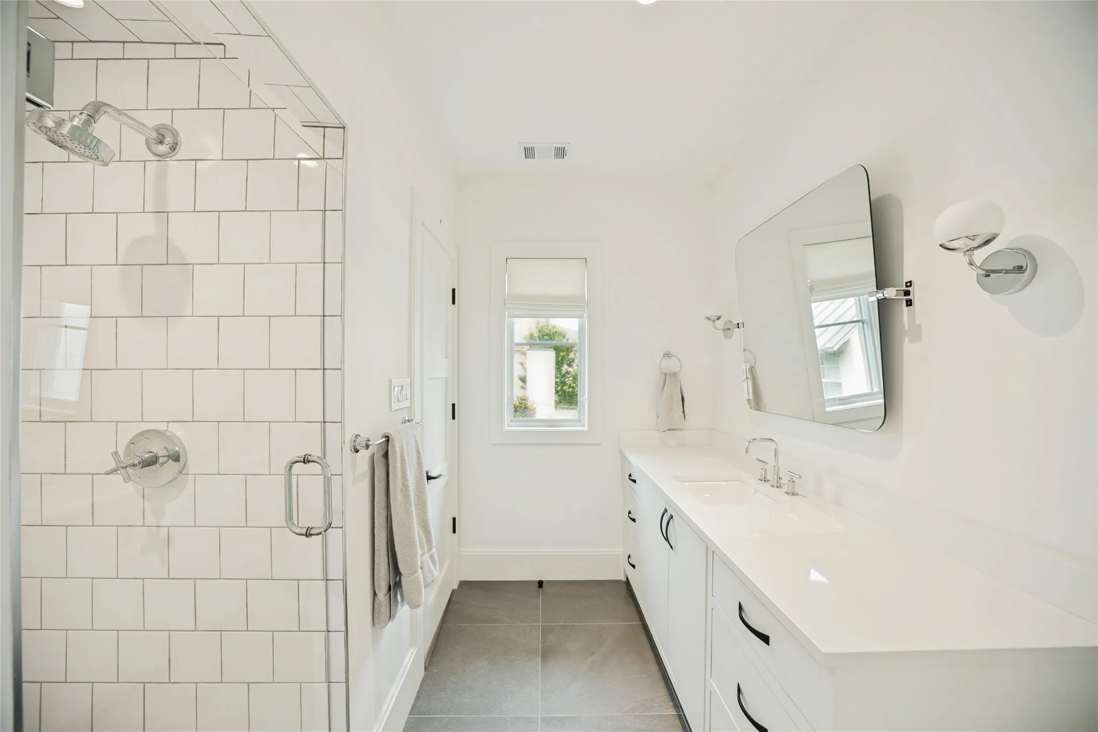 Single Family Residence For Sale in Dallas County , 3421 Southwestern Boulevard, University Park, Texas 75225, 5 Bedroom, 7 Bathroom, 2 Garage spaces, 6,898 Sqft, built in 2020, mls#21394754, Real Estate Agent in University Park, Homes For Sale in Dallas county, Homes For Sale in University Park, Realtor in University Park Texas, Real Estate Brokerage Independent Realty Texas, Luminita Cordes Realtor