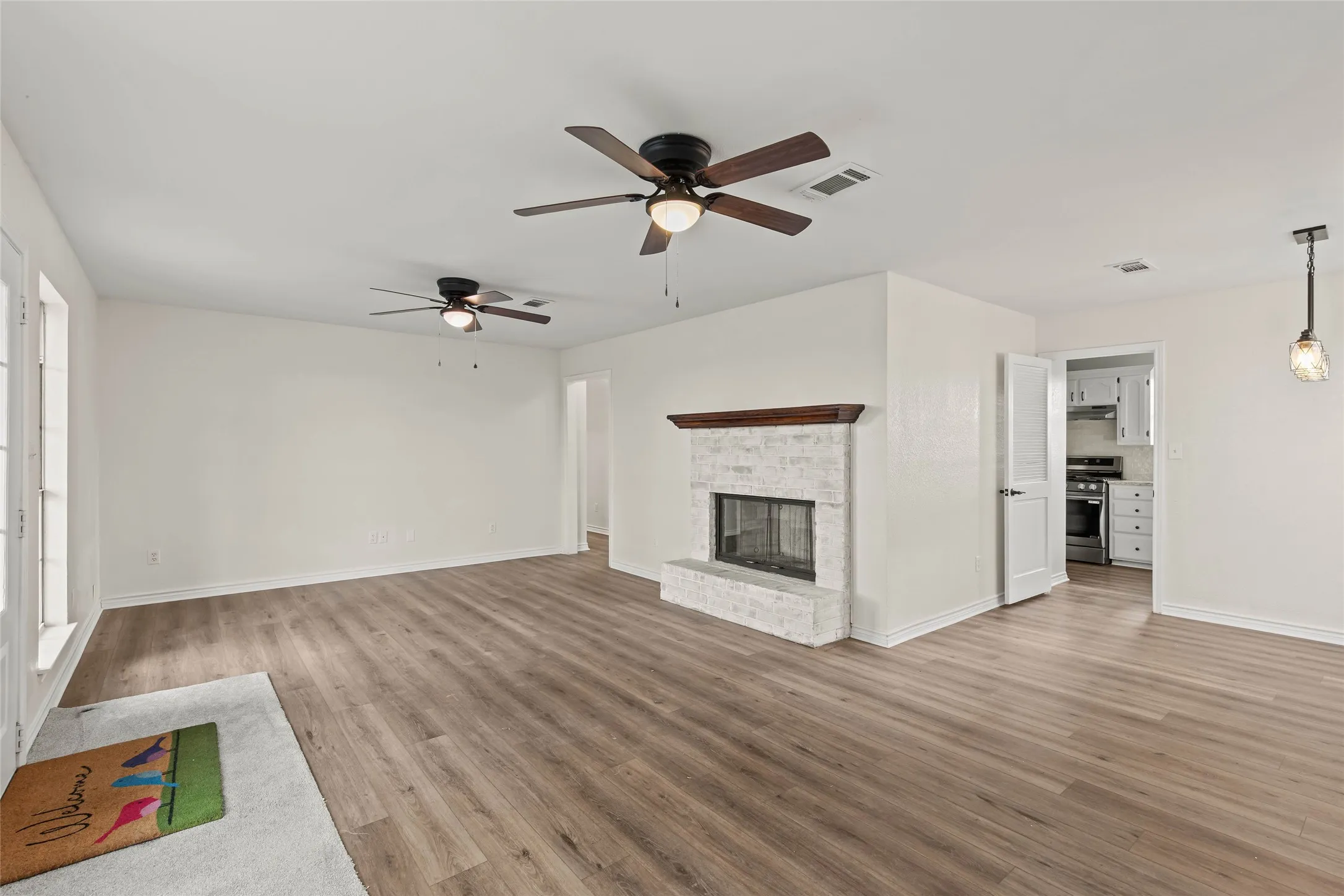 Single Family Residence For Sale in Wise County , 666 County Road 2445, Decatur, Texas 76234, 4 Bedroom, 3 Bathroom, 2 Garage spaces, 2,064 Sqft, built in 1994, mls#21390426, Real Estate Agent in Decatur, Homes For Sale in Wise county, Homes For Sale in Decatur, Realtor in Decatur Texas, Real Estate Brokerage Independent Realty Texas, Luminita Cordes Realtor
