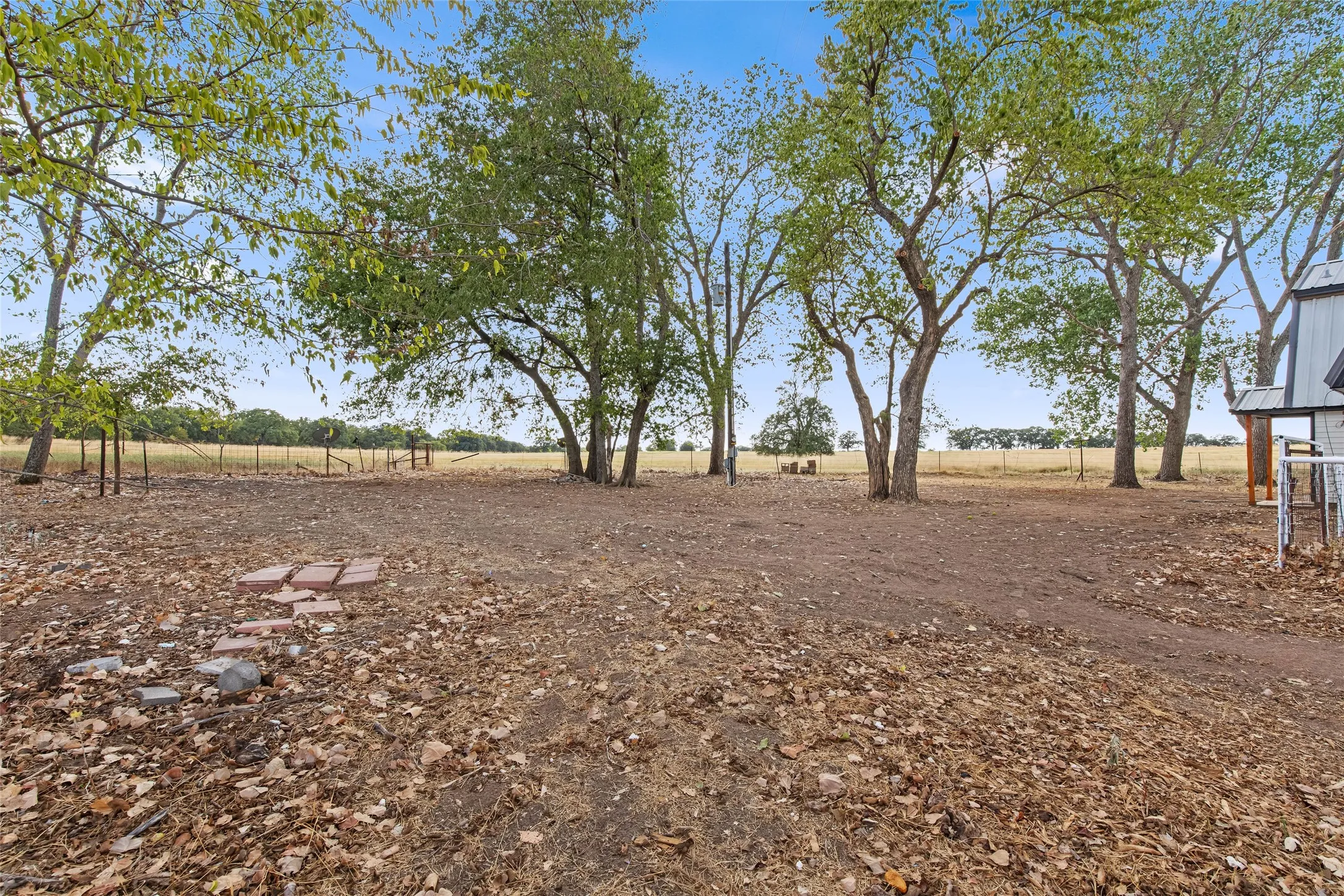 Single Family Residence For Sale in Wise County , 666 County Road 2445, Decatur, Texas 76234, 4 Bedroom, 3 Bathroom, 2 Garage spaces, 2,064 Sqft, built in 1994, mls#21390426, Real Estate Agent in Decatur, Homes For Sale in Wise county, Homes For Sale in Decatur, Realtor in Decatur Texas, Real Estate Brokerage Independent Realty Texas, Luminita Cordes Realtor