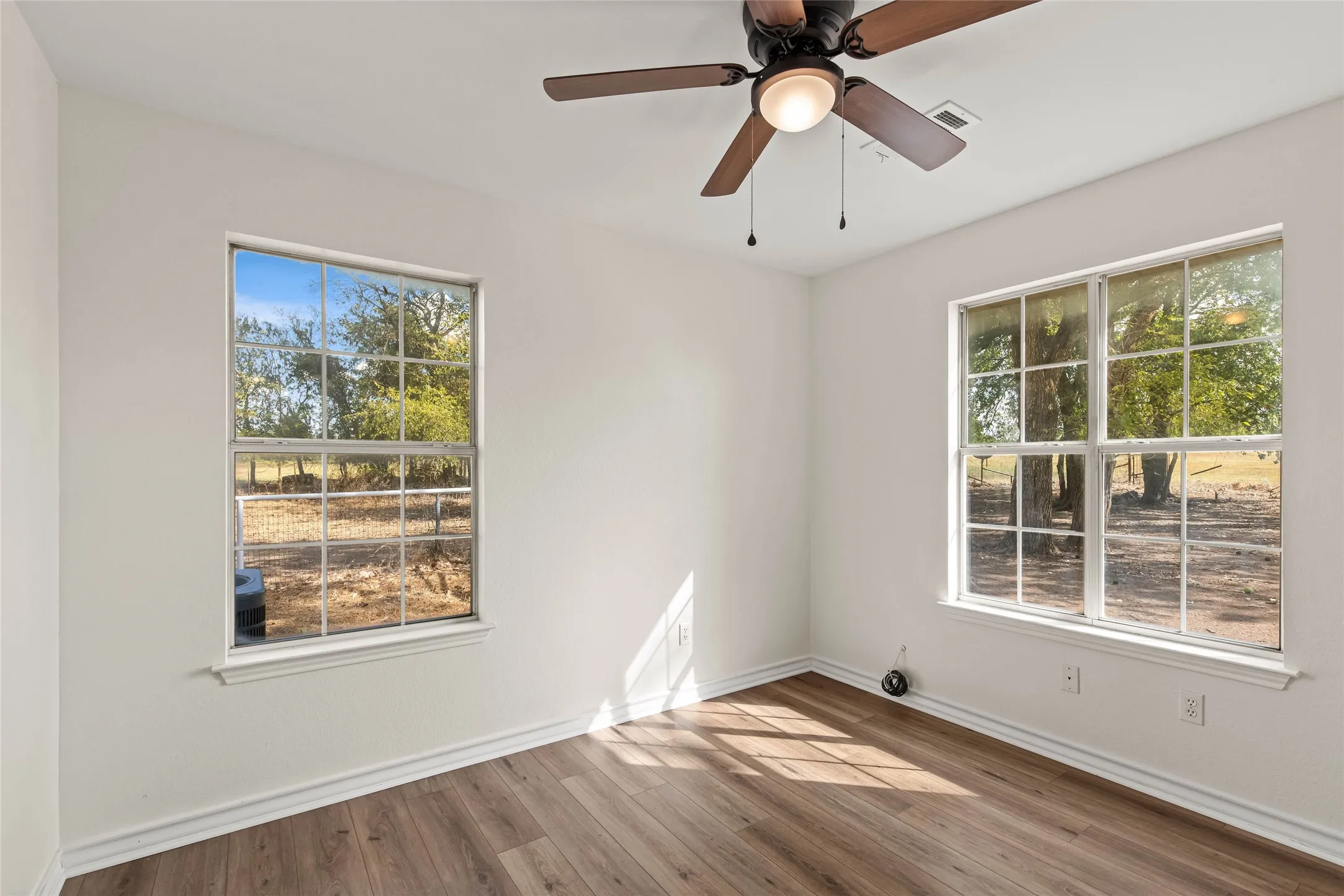 Single Family Residence For Sale in Wise County , 666 County Road 2445, Decatur, Texas 76234, 4 Bedroom, 3 Bathroom, 2 Garage spaces, 2,064 Sqft, built in 1994, mls#21390426, Real Estate Agent in Decatur, Homes For Sale in Wise county, Homes For Sale in Decatur, Realtor in Decatur Texas, Real Estate Brokerage Independent Realty Texas, Luminita Cordes Realtor