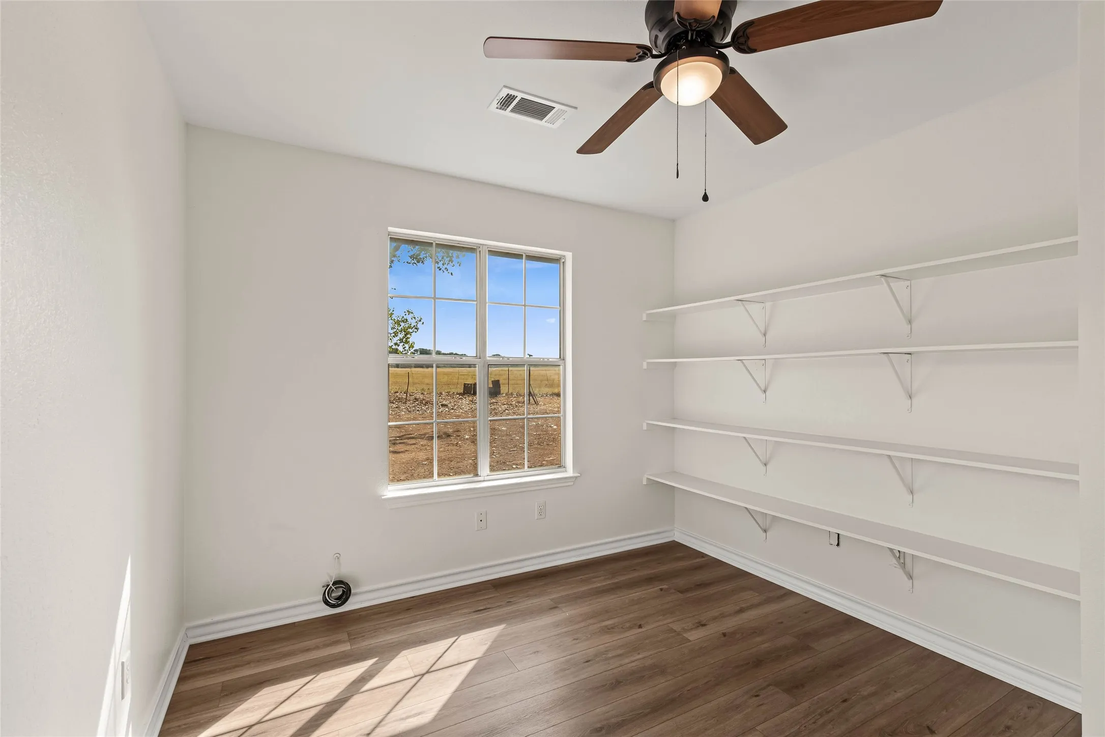 Single Family Residence For Sale in Wise County , 666 County Road 2445, Decatur, Texas 76234, 4 Bedroom, 3 Bathroom, 2 Garage spaces, 2,064 Sqft, built in 1994, mls#21390426, Real Estate Agent in Decatur, Homes For Sale in Wise county, Homes For Sale in Decatur, Realtor in Decatur Texas, Real Estate Brokerage Independent Realty Texas, Luminita Cordes Realtor