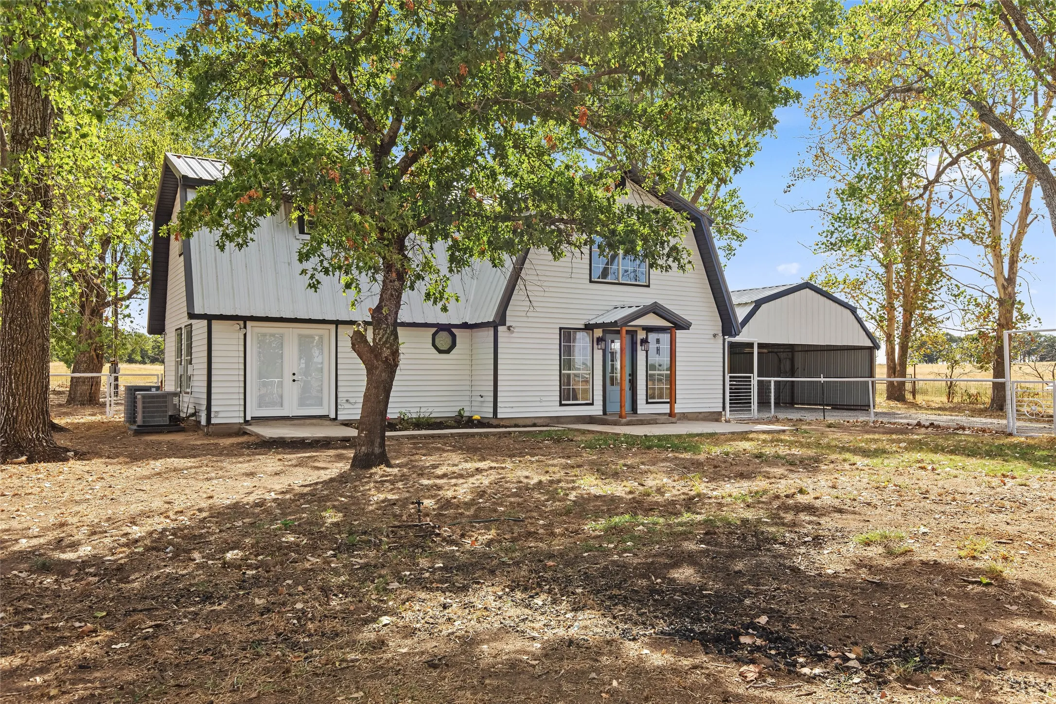 Single Family Residence For Sale in Wise County , 666 County Road 2445, Decatur, Texas 76234, 4 Bedroom, 3 Bathroom, 2 Garage spaces, 2,064 Sqft, built in 1994, mls#21390426, Real Estate Agent in Decatur, Homes For Sale in Wise county, Homes For Sale in Decatur, Realtor in Decatur Texas, Real Estate Brokerage Independent Realty Texas, Luminita Cordes Realtor