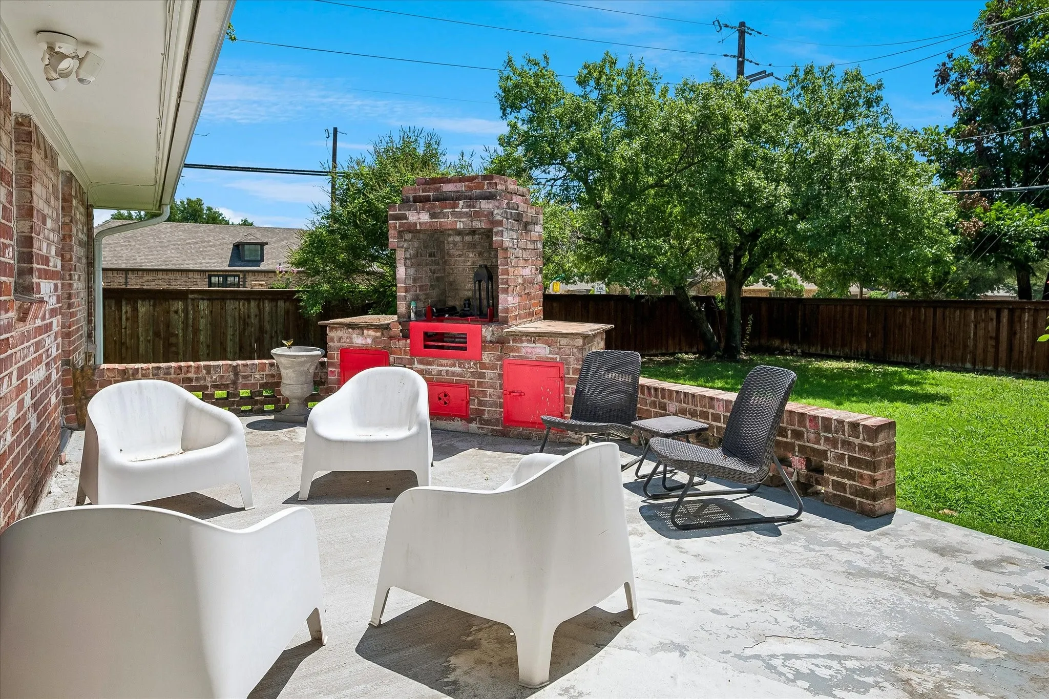 Single Family Residence For Rent in Dallas County , 11070 Delford Circle, Dallas, Texas 75228, 3 Bedroom, 2 Bathroom, 1 Garage spaces, 1,794 Sqft, built in 1958, mls#21394935, Real Estate Agent in Dallas, Homes For Rent in Dallas county, Homes For Rent in Dallas, Realtor in Dallas Texas, Real Estate Brokerage Independent Realty Texas, Luminita Cordes Realtor