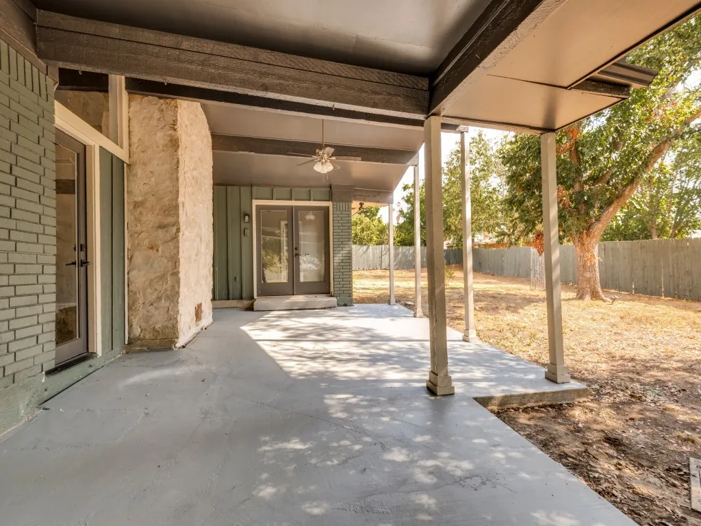 Single Family Residence For Sale in Tarrant County , 6455 El Toro Court, Fort Worth, Texas 76133, 4 Bedroom, 2 Bathroom, 2 Garage spaces, 1,956 Sqft, built in 1971, mls#21394441, Real Estate Agent in Fort Worth, Homes For Sale in Tarrant county, Homes For Sale in Fort Worth, Realtor in Fort Worth Texas, Real Estate Brokerage Independent Realty Texas, Luminita Cordes Realtor