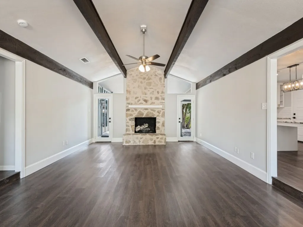 Single Family Residence For Sale in Tarrant County , 6455 El Toro Court, Fort Worth, Texas 76133, 4 Bedroom, 2 Bathroom, 2 Garage spaces, 1,956 Sqft, built in 1971, mls#21394441, Real Estate Agent in Fort Worth, Homes For Sale in Tarrant county, Homes For Sale in Fort Worth, Realtor in Fort Worth Texas, Real Estate Brokerage Independent Realty Texas, Luminita Cordes Realtor