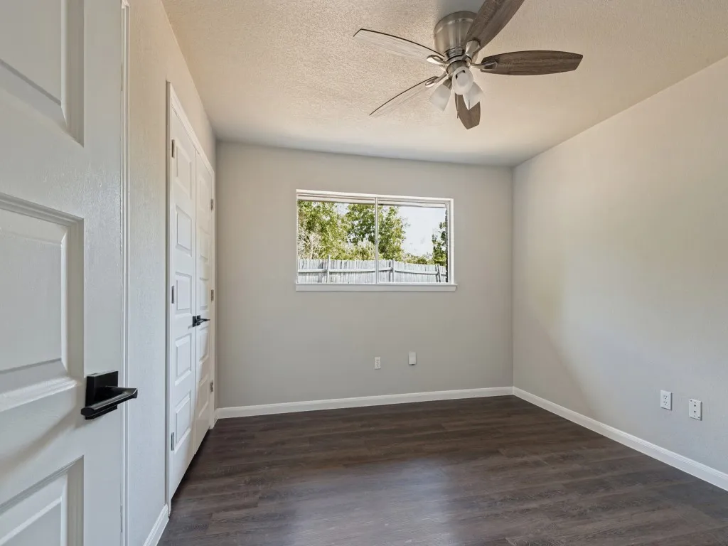 Single Family Residence For Sale in Tarrant County , 6455 El Toro Court, Fort Worth, Texas 76133, 4 Bedroom, 2 Bathroom, 2 Garage spaces, 1,956 Sqft, built in 1971, mls#21394441, Real Estate Agent in Fort Worth, Homes For Sale in Tarrant county, Homes For Sale in Fort Worth, Realtor in Fort Worth Texas, Real Estate Brokerage Independent Realty Texas, Luminita Cordes Realtor