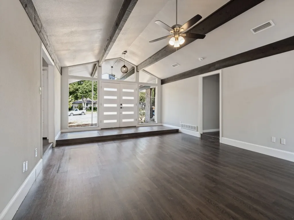 Single Family Residence For Sale in Tarrant County , 6455 El Toro Court, Fort Worth, Texas 76133, 4 Bedroom, 2 Bathroom, 2 Garage spaces, 1,956 Sqft, built in 1971, mls#21394441, Real Estate Agent in Fort Worth, Homes For Sale in Tarrant county, Homes For Sale in Fort Worth, Realtor in Fort Worth Texas, Real Estate Brokerage Independent Realty Texas, Luminita Cordes Realtor