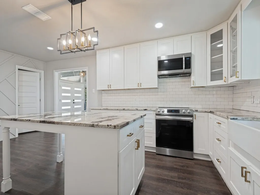 Single Family Residence For Sale in Tarrant County , 6455 El Toro Court, Fort Worth, Texas 76133, 4 Bedroom, 2 Bathroom, 2 Garage spaces, 1,956 Sqft, built in 1971, mls#21394441, Real Estate Agent in Fort Worth, Homes For Sale in Tarrant county, Homes For Sale in Fort Worth, Realtor in Fort Worth Texas, Real Estate Brokerage Independent Realty Texas, Luminita Cordes Realtor