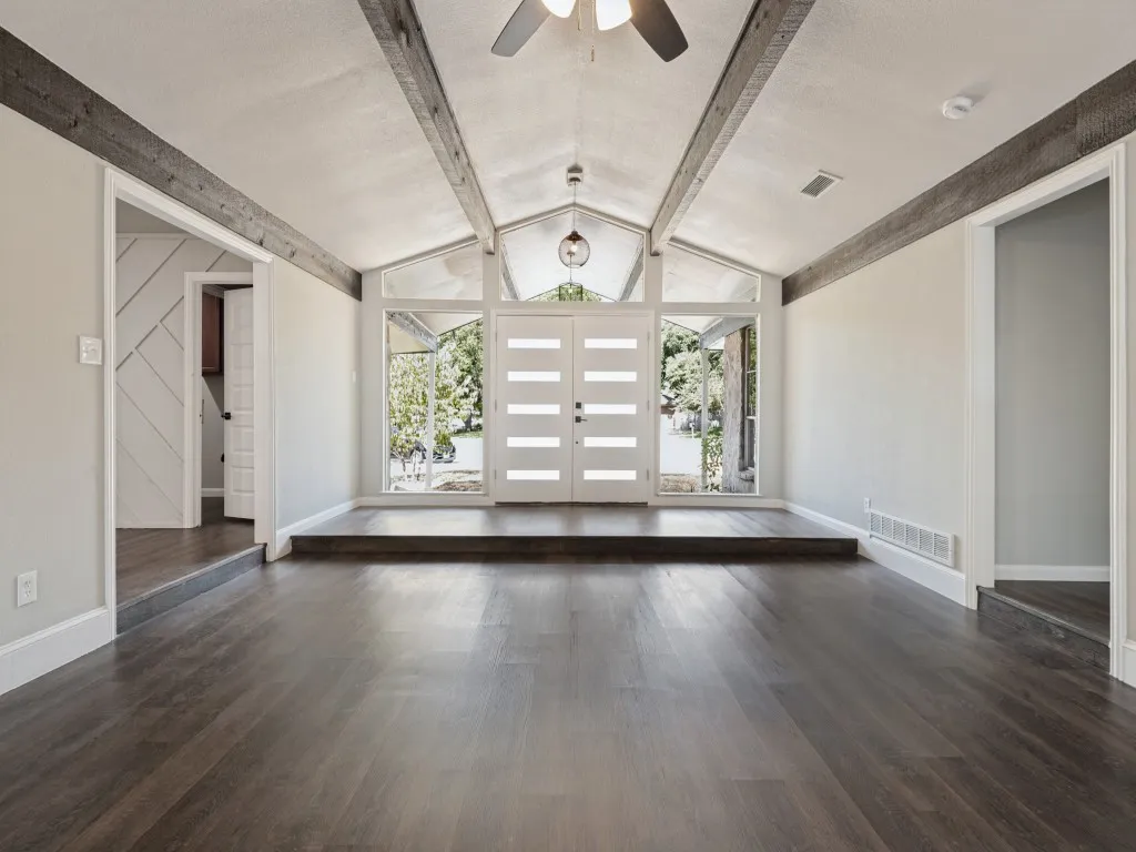 Single Family Residence For Sale in Tarrant County , 6455 El Toro Court, Fort Worth, Texas 76133, 4 Bedroom, 2 Bathroom, 2 Garage spaces, 1,956 Sqft, built in 1971, mls#21394441, Real Estate Agent in Fort Worth, Homes For Sale in Tarrant county, Homes For Sale in Fort Worth, Realtor in Fort Worth Texas, Real Estate Brokerage Independent Realty Texas, Luminita Cordes Realtor