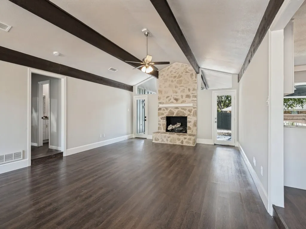 Single Family Residence For Sale in Tarrant County , 6455 El Toro Court, Fort Worth, Texas 76133, 4 Bedroom, 2 Bathroom, 2 Garage spaces, 1,956 Sqft, built in 1971, mls#21394441, Real Estate Agent in Fort Worth, Homes For Sale in Tarrant county, Homes For Sale in Fort Worth, Realtor in Fort Worth Texas, Real Estate Brokerage Independent Realty Texas, Luminita Cordes Realtor