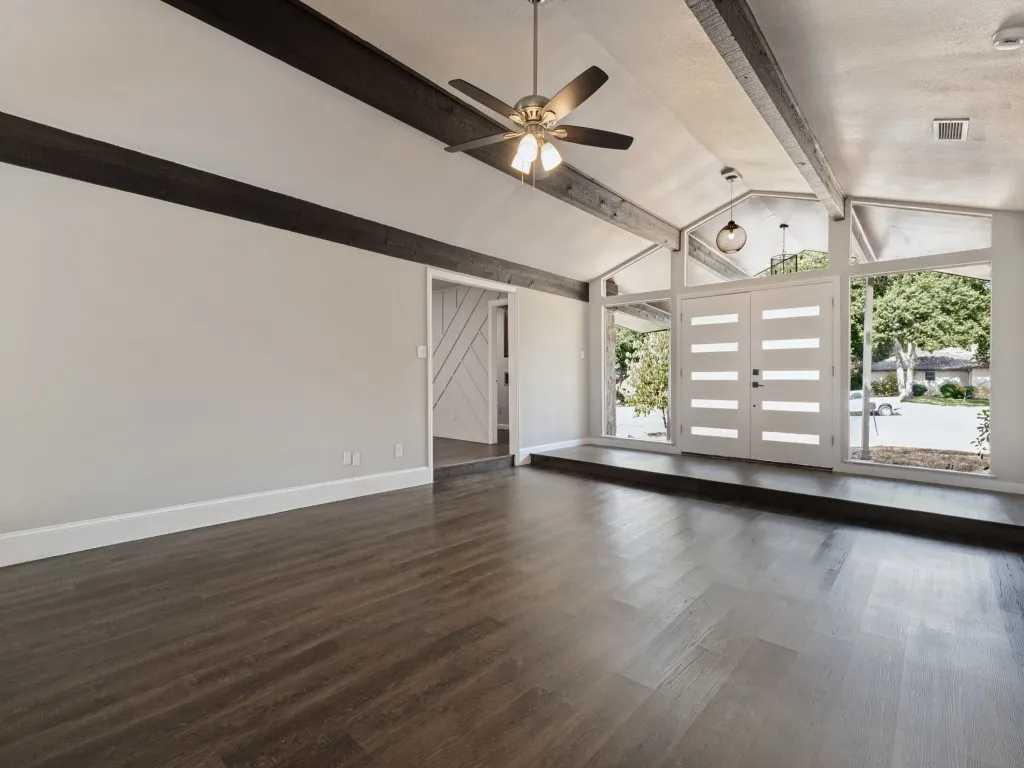 Single Family Residence For Sale in Tarrant County , 6455 El Toro Court, Fort Worth, Texas 76133, 4 Bedroom, 2 Bathroom, 2 Garage spaces, 1,956 Sqft, built in 1971, mls#21394441, Real Estate Agent in Fort Worth, Homes For Sale in Tarrant county, Homes For Sale in Fort Worth, Realtor in Fort Worth Texas, Real Estate Brokerage Independent Realty Texas, Luminita Cordes Realtor