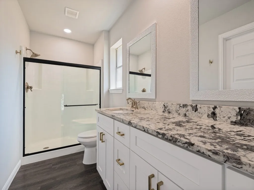 Single Family Residence For Sale in Tarrant County , 6455 El Toro Court, Fort Worth, Texas 76133, 4 Bedroom, 2 Bathroom, 2 Garage spaces, 1,956 Sqft, built in 1971, mls#21394441, Real Estate Agent in Fort Worth, Homes For Sale in Tarrant county, Homes For Sale in Fort Worth, Realtor in Fort Worth Texas, Real Estate Brokerage Independent Realty Texas, Luminita Cordes Realtor