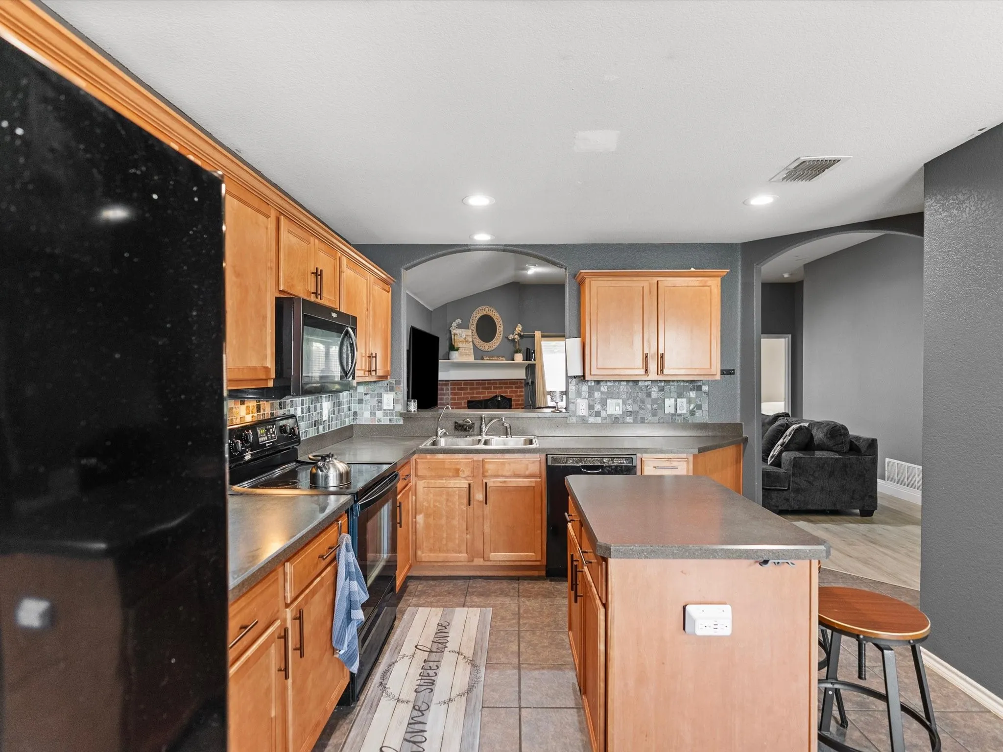 Single Family Residence For Sale in Tarrant County , 6504 Sierra Madre Drive, Fort Worth, Texas 76179, 3 Bedroom, 2 Bathroom, 2 Garage spaces, 1,505 Sqft, built in 2005, mls#21391216, Real Estate Agent in Fort Worth, Homes For Sale in Tarrant county, Homes For Sale in Fort Worth, Realtor in Fort Worth Texas, Real Estate Brokerage Independent Realty Texas, Luminita Cordes Realtor
