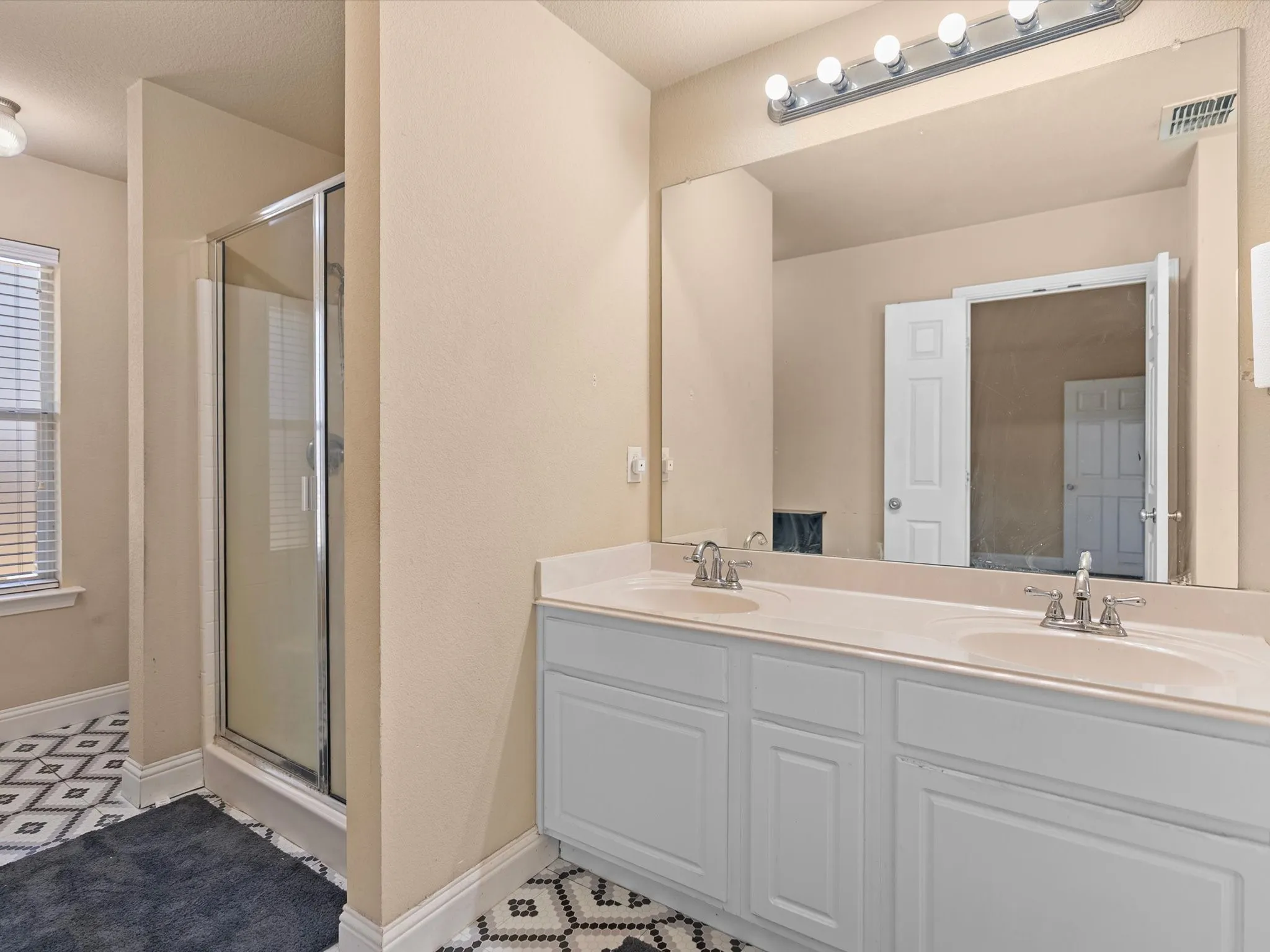 Single Family Residence For Sale in Tarrant County , 6504 Sierra Madre Drive, Fort Worth, Texas 76179, 3 Bedroom, 2 Bathroom, 2 Garage spaces, 1,505 Sqft, built in 2005, mls#21391216, Real Estate Agent in Fort Worth, Homes For Sale in Tarrant county, Homes For Sale in Fort Worth, Realtor in Fort Worth Texas, Real Estate Brokerage Independent Realty Texas, Luminita Cordes Realtor