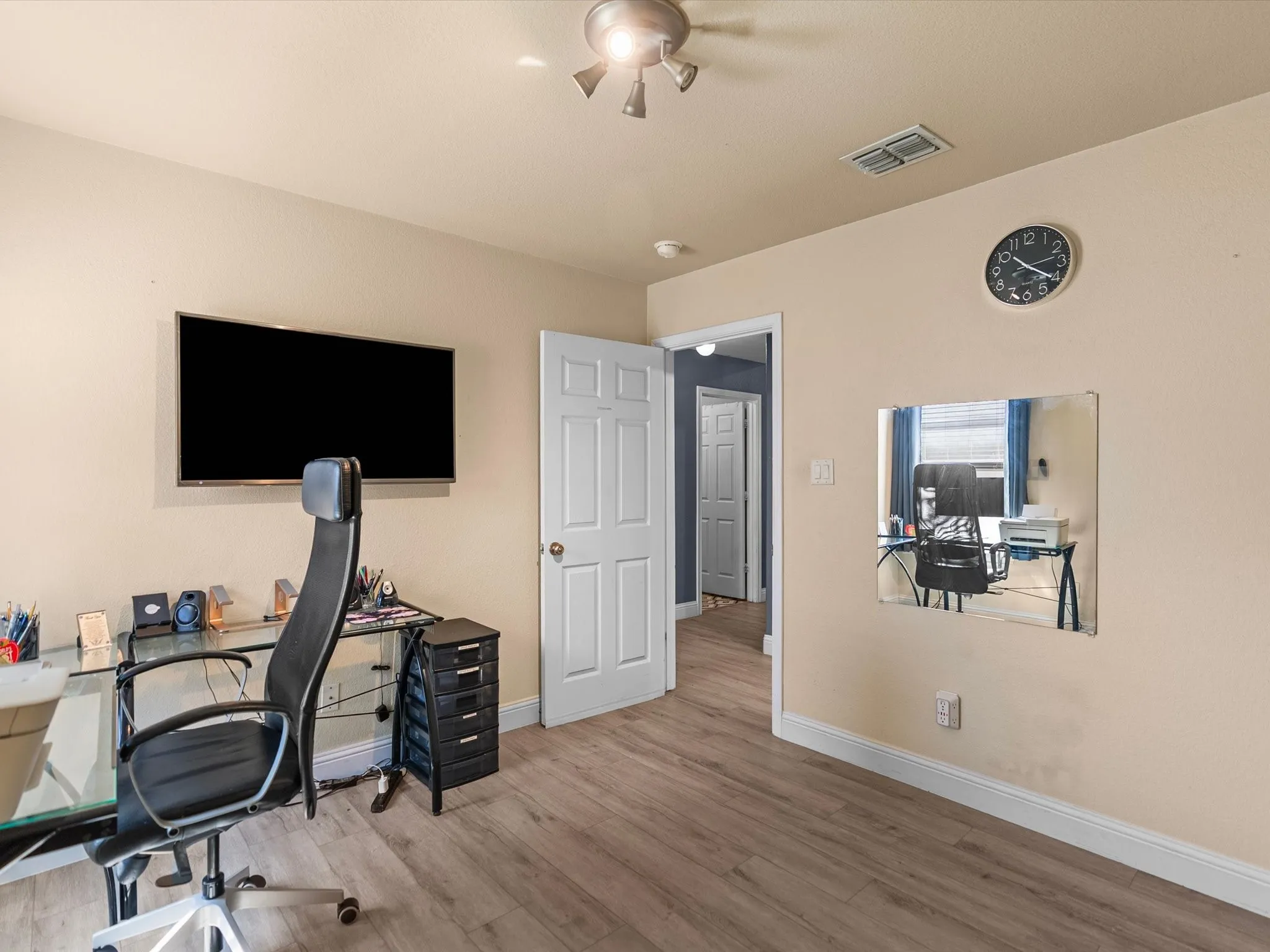 Single Family Residence For Sale in Tarrant County , 6504 Sierra Madre Drive, Fort Worth, Texas 76179, 3 Bedroom, 2 Bathroom, 2 Garage spaces, 1,505 Sqft, built in 2005, mls#21391216, Real Estate Agent in Fort Worth, Homes For Sale in Tarrant county, Homes For Sale in Fort Worth, Realtor in Fort Worth Texas, Real Estate Brokerage Independent Realty Texas, Luminita Cordes Realtor