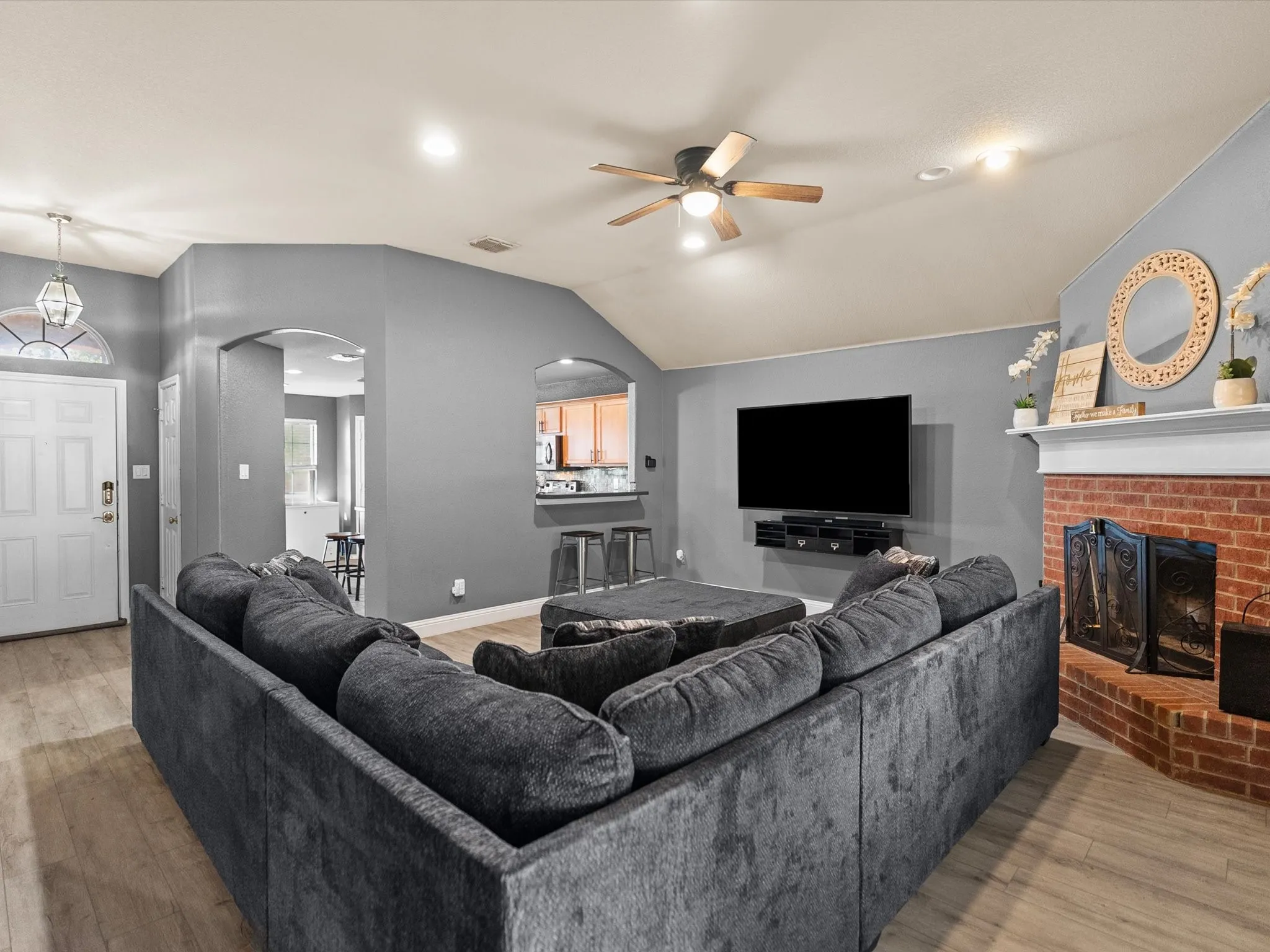 Single Family Residence For Sale in Tarrant County , 6504 Sierra Madre Drive, Fort Worth, Texas 76179, 3 Bedroom, 2 Bathroom, 2 Garage spaces, 1,505 Sqft, built in 2005, mls#21391216, Real Estate Agent in Fort Worth, Homes For Sale in Tarrant county, Homes For Sale in Fort Worth, Realtor in Fort Worth Texas, Real Estate Brokerage Independent Realty Texas, Luminita Cordes Realtor