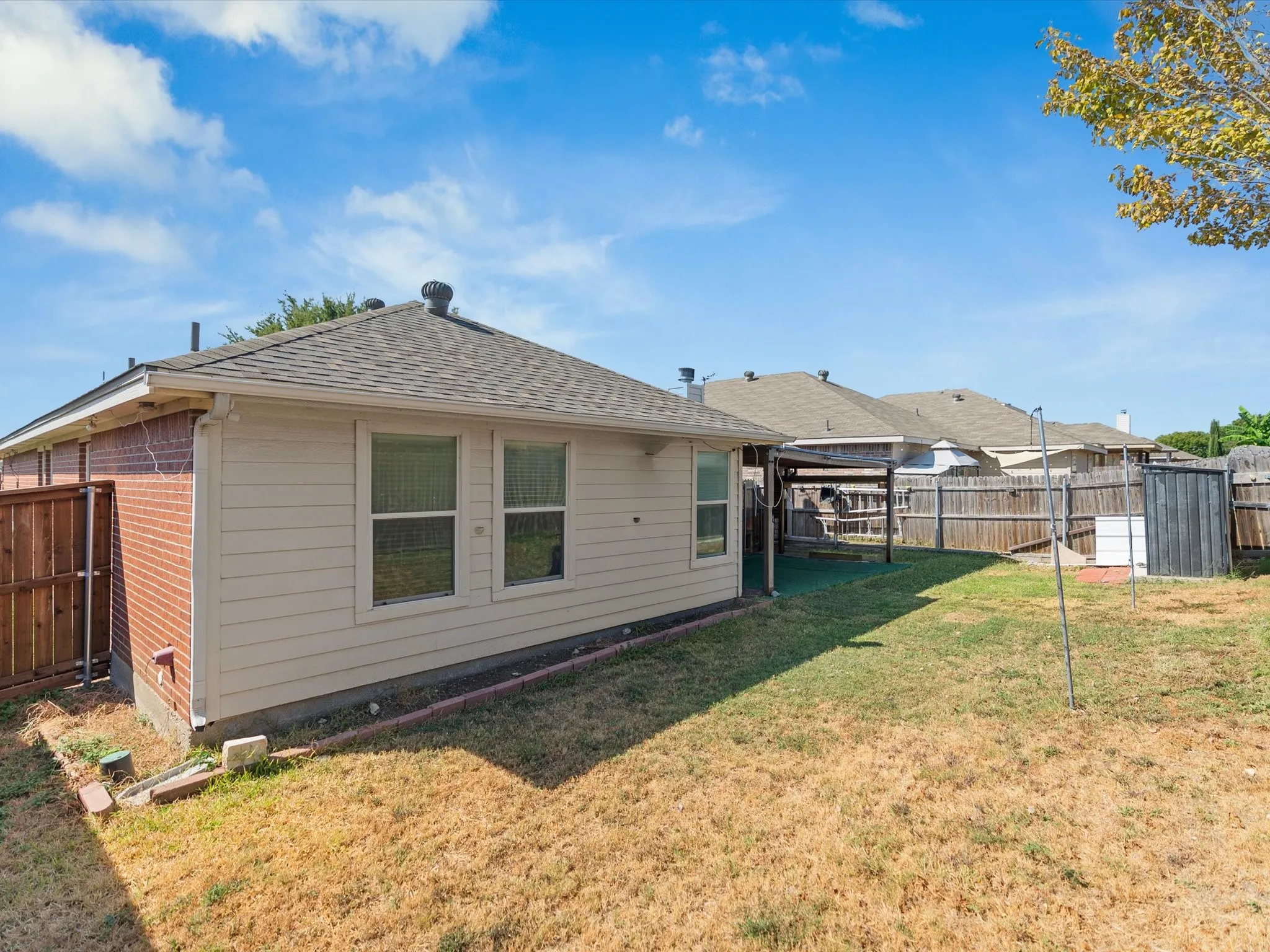 Single Family Residence For Sale in Tarrant County , 6504 Sierra Madre Drive, Fort Worth, Texas 76179, 3 Bedroom, 2 Bathroom, 2 Garage spaces, 1,505 Sqft, built in 2005, mls#21391216, Real Estate Agent in Fort Worth, Homes For Sale in Tarrant county, Homes For Sale in Fort Worth, Realtor in Fort Worth Texas, Real Estate Brokerage Independent Realty Texas, Luminita Cordes Realtor
