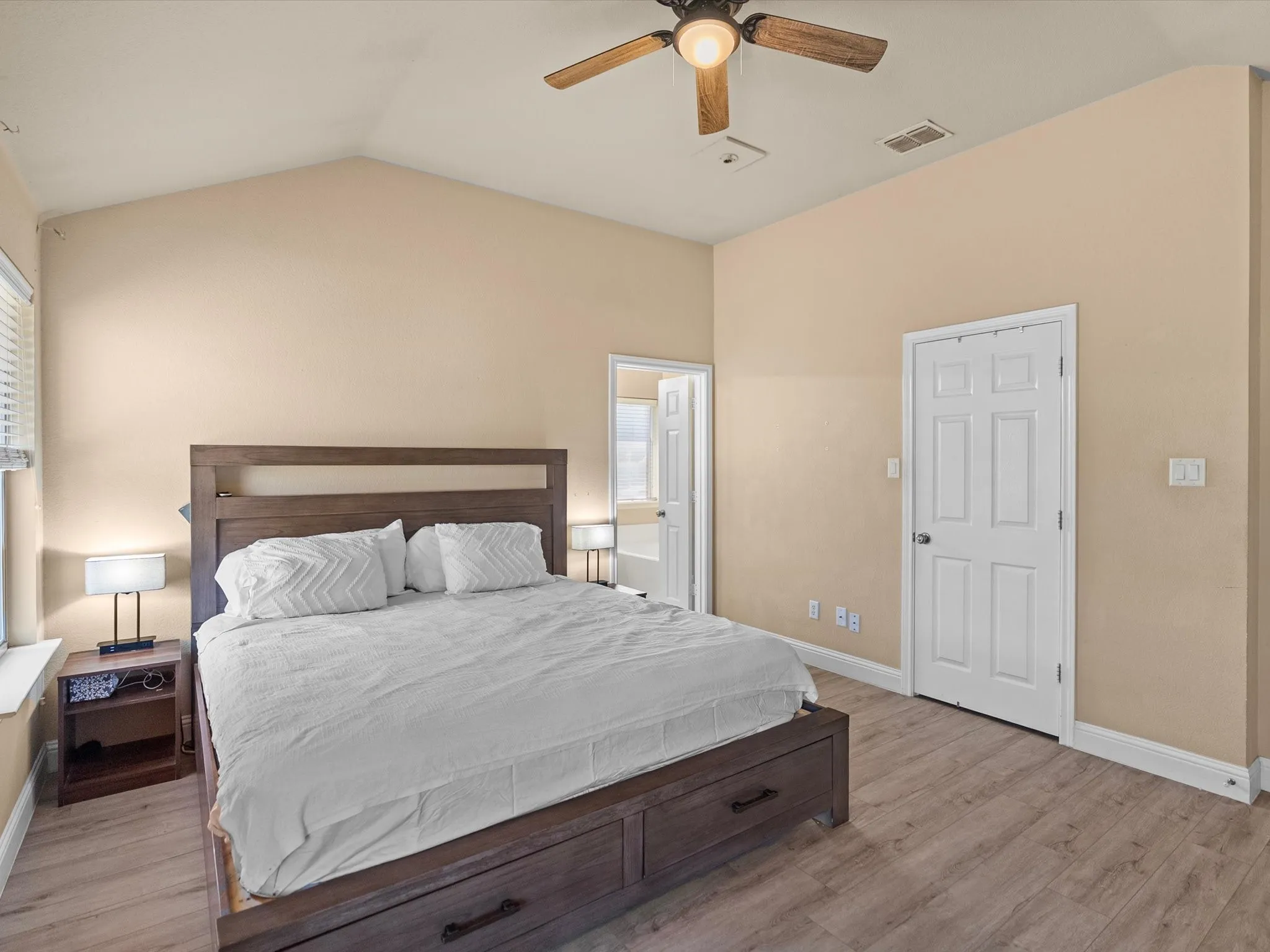 Single Family Residence For Sale in Tarrant County , 6504 Sierra Madre Drive, Fort Worth, Texas 76179, 3 Bedroom, 2 Bathroom, 2 Garage spaces, 1,505 Sqft, built in 2005, mls#21391216, Real Estate Agent in Fort Worth, Homes For Sale in Tarrant county, Homes For Sale in Fort Worth, Realtor in Fort Worth Texas, Real Estate Brokerage Independent Realty Texas, Luminita Cordes Realtor