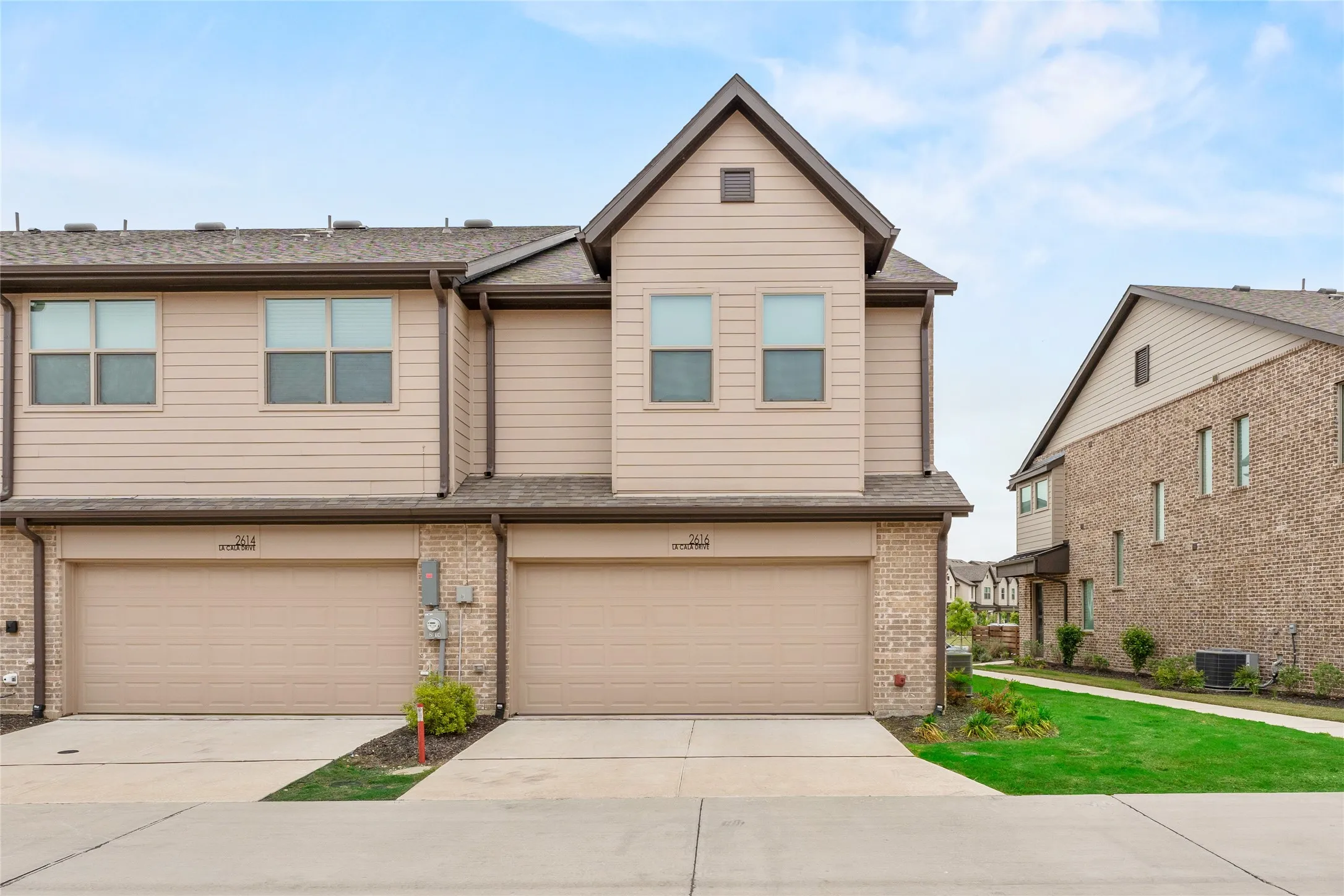 Townhouse For Rent in Dallas County , 2616 La Cala Drive, Grand Prairie, Texas 75054, 3 Bedroom, 3 Bathroom, 2 Garage spaces, 1,813 Sqft, built in 2023, mls#21394422, Real Estate Agent in Grand Prairie, Homes For Rent in Dallas county, Homes For Rent in Grand Prairie, Realtor in Grand Prairie Texas, Real Estate Brokerage Independent Realty Texas, Luminita Cordes Realtor