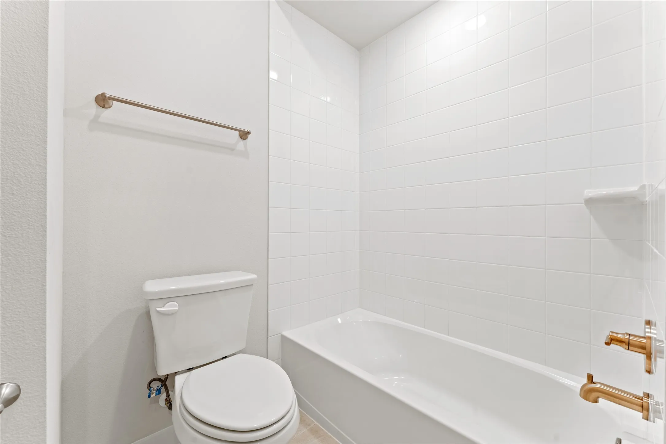 Townhouse For Rent in Dallas County , 2616 La Cala Drive, Grand Prairie, Texas 75054, 3 Bedroom, 3 Bathroom, 2 Garage spaces, 1,813 Sqft, built in 2023, mls#21394422, Real Estate Agent in Grand Prairie, Homes For Rent in Dallas county, Homes For Rent in Grand Prairie, Realtor in Grand Prairie Texas, Real Estate Brokerage Independent Realty Texas, Luminita Cordes Realtor