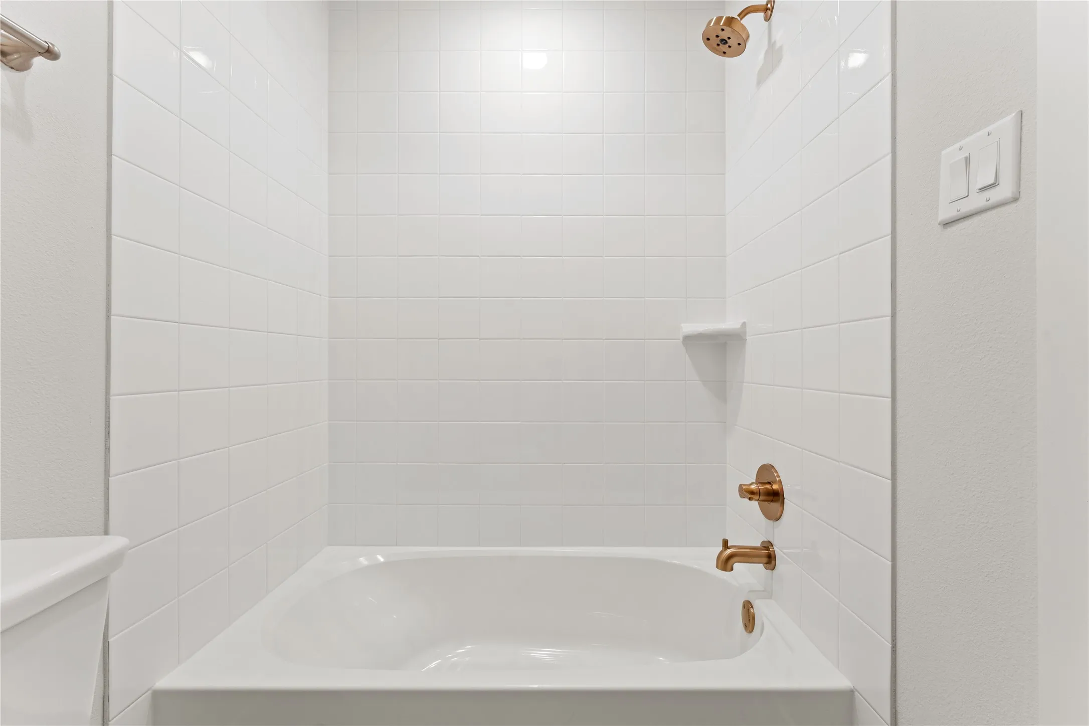 Townhouse For Rent in Dallas County , 2616 La Cala Drive, Grand Prairie, Texas 75054, 3 Bedroom, 3 Bathroom, 2 Garage spaces, 1,813 Sqft, built in 2023, mls#21394422, Real Estate Agent in Grand Prairie, Homes For Rent in Dallas county, Homes For Rent in Grand Prairie, Realtor in Grand Prairie Texas, Real Estate Brokerage Independent Realty Texas, Luminita Cordes Realtor