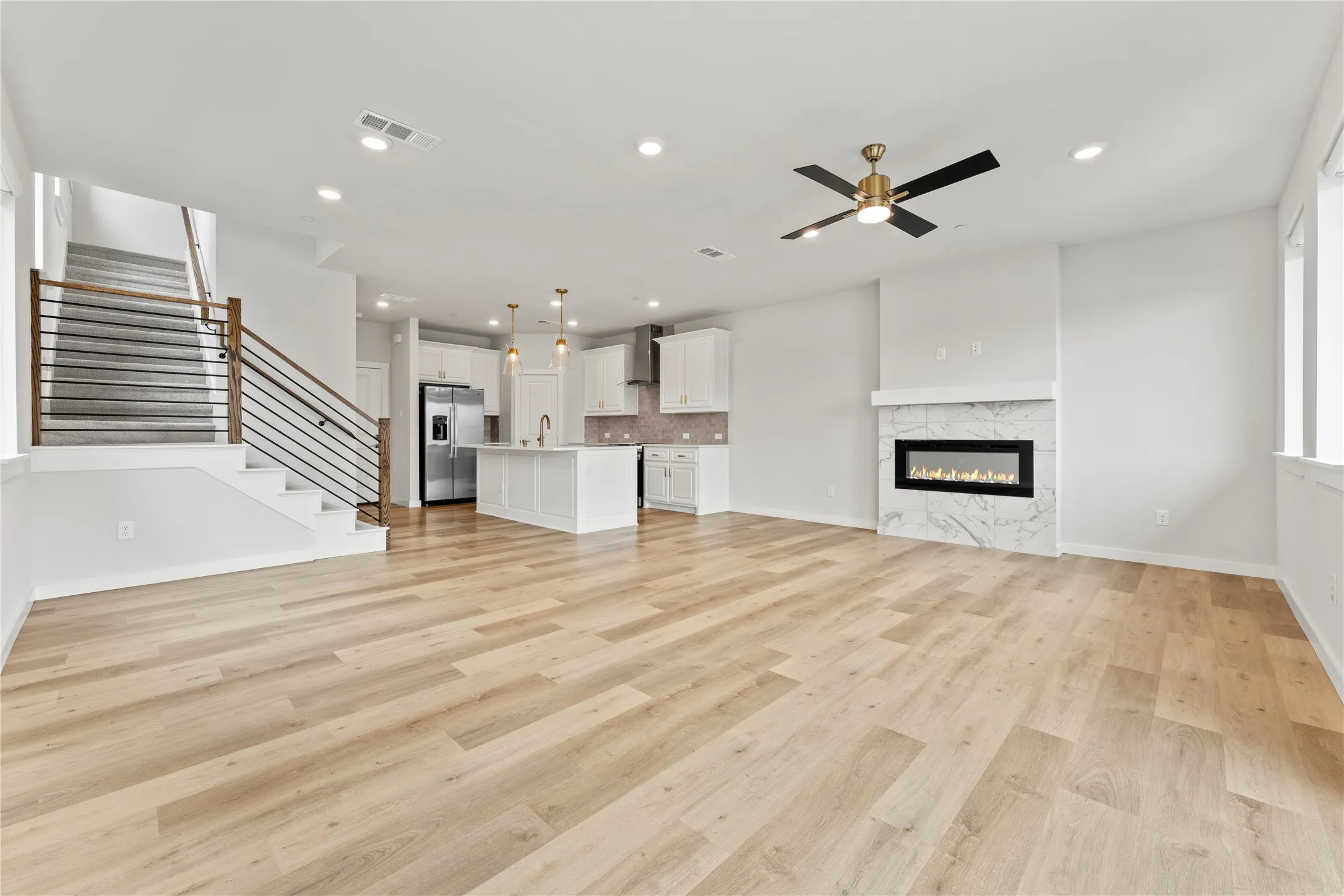 Townhouse For Rent in Dallas County , 2616 La Cala Drive, Grand Prairie, Texas 75054, 3 Bedroom, 3 Bathroom, 2 Garage spaces, 1,813 Sqft, built in 2023, mls#21394422, Real Estate Agent in Grand Prairie, Homes For Rent in Dallas county, Homes For Rent in Grand Prairie, Realtor in Grand Prairie Texas, Real Estate Brokerage Independent Realty Texas, Luminita Cordes Realtor