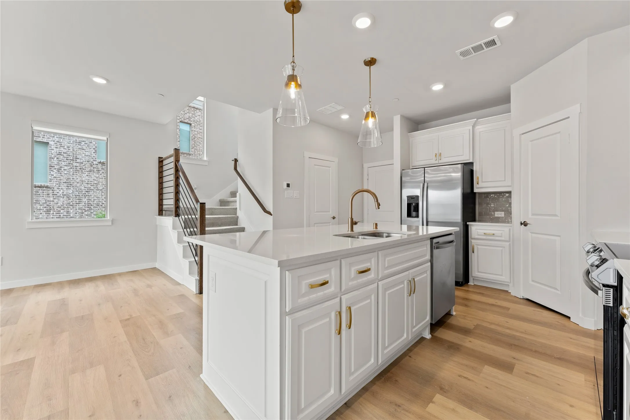 Townhouse For Rent in Dallas County , 2616 La Cala Drive, Grand Prairie, Texas 75054, 3 Bedroom, 3 Bathroom, 2 Garage spaces, 1,813 Sqft, built in 2023, mls#21394422, Real Estate Agent in Grand Prairie, Homes For Rent in Dallas county, Homes For Rent in Grand Prairie, Realtor in Grand Prairie Texas, Real Estate Brokerage Independent Realty Texas, Luminita Cordes Realtor
