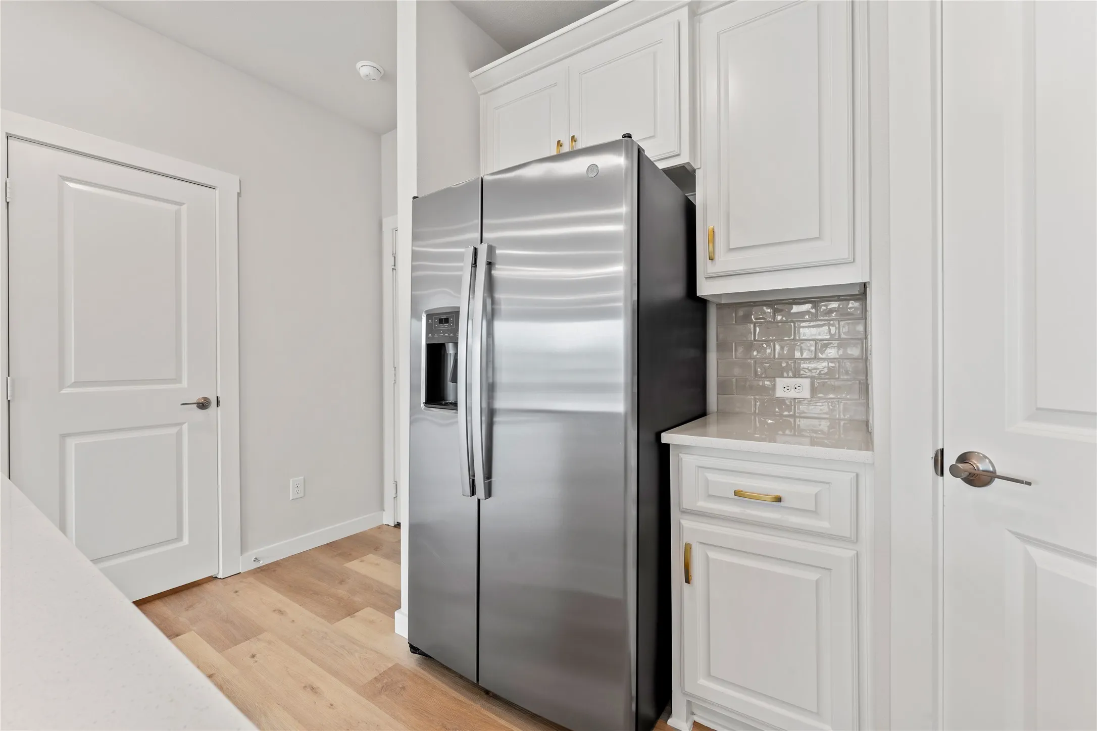 Townhouse For Rent in Dallas County , 2616 La Cala Drive, Grand Prairie, Texas 75054, 3 Bedroom, 3 Bathroom, 2 Garage spaces, 1,813 Sqft, built in 2023, mls#21394422, Real Estate Agent in Grand Prairie, Homes For Rent in Dallas county, Homes For Rent in Grand Prairie, Realtor in Grand Prairie Texas, Real Estate Brokerage Independent Realty Texas, Luminita Cordes Realtor