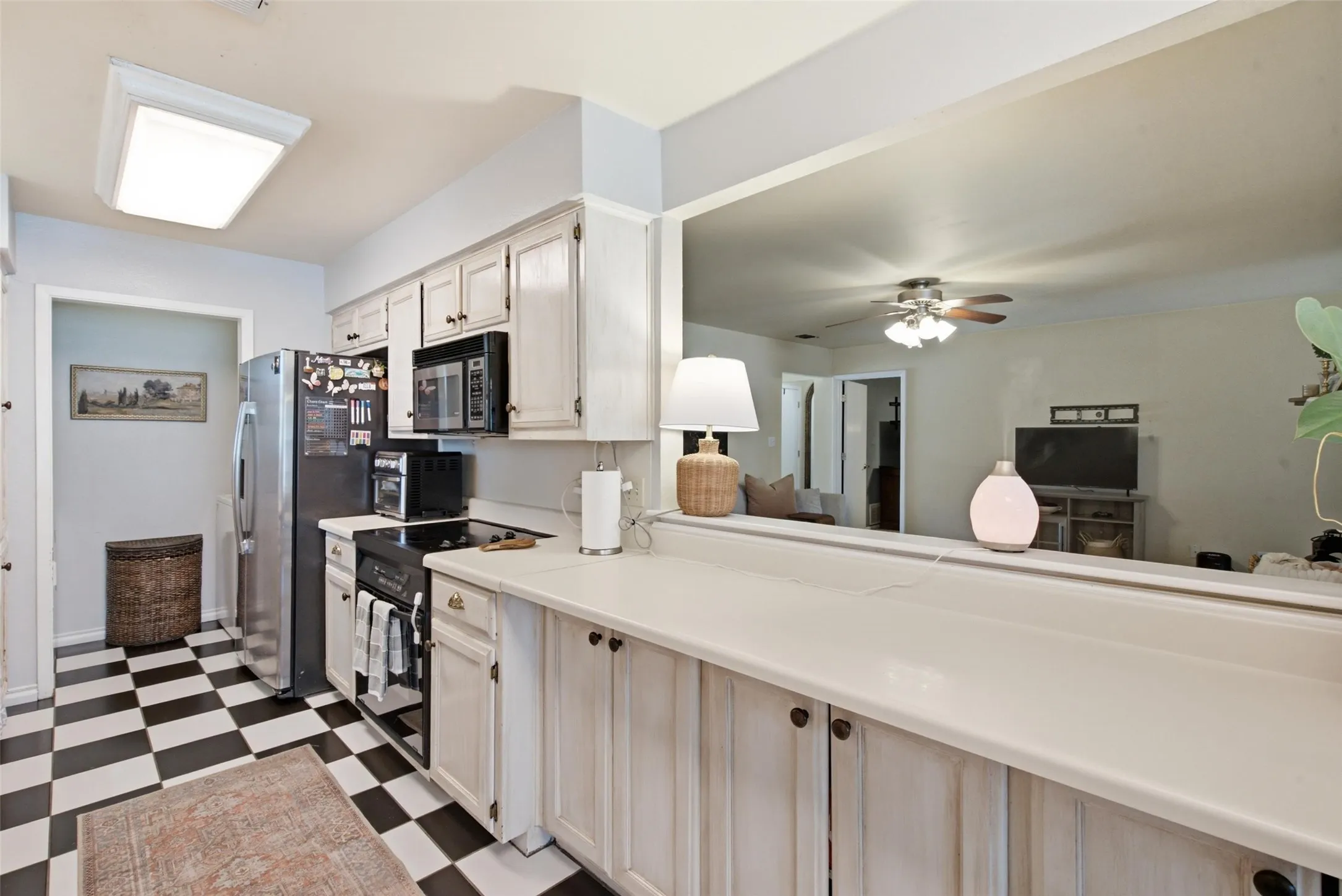 Single Family Residence For Sale in Young County , 1406 Doral Court, Graham, Texas 76450, 3 Bedroom, 2 Bathroom, 2 Garage spaces, 1,703 Sqft, built in 1985, mls#21394270, Real Estate Agent in Graham, Homes For Sale in Young county, Homes For Sale in Graham, Realtor in Graham Texas, Real Estate Brokerage Independent Realty Texas, Luminita Cordes Realtor