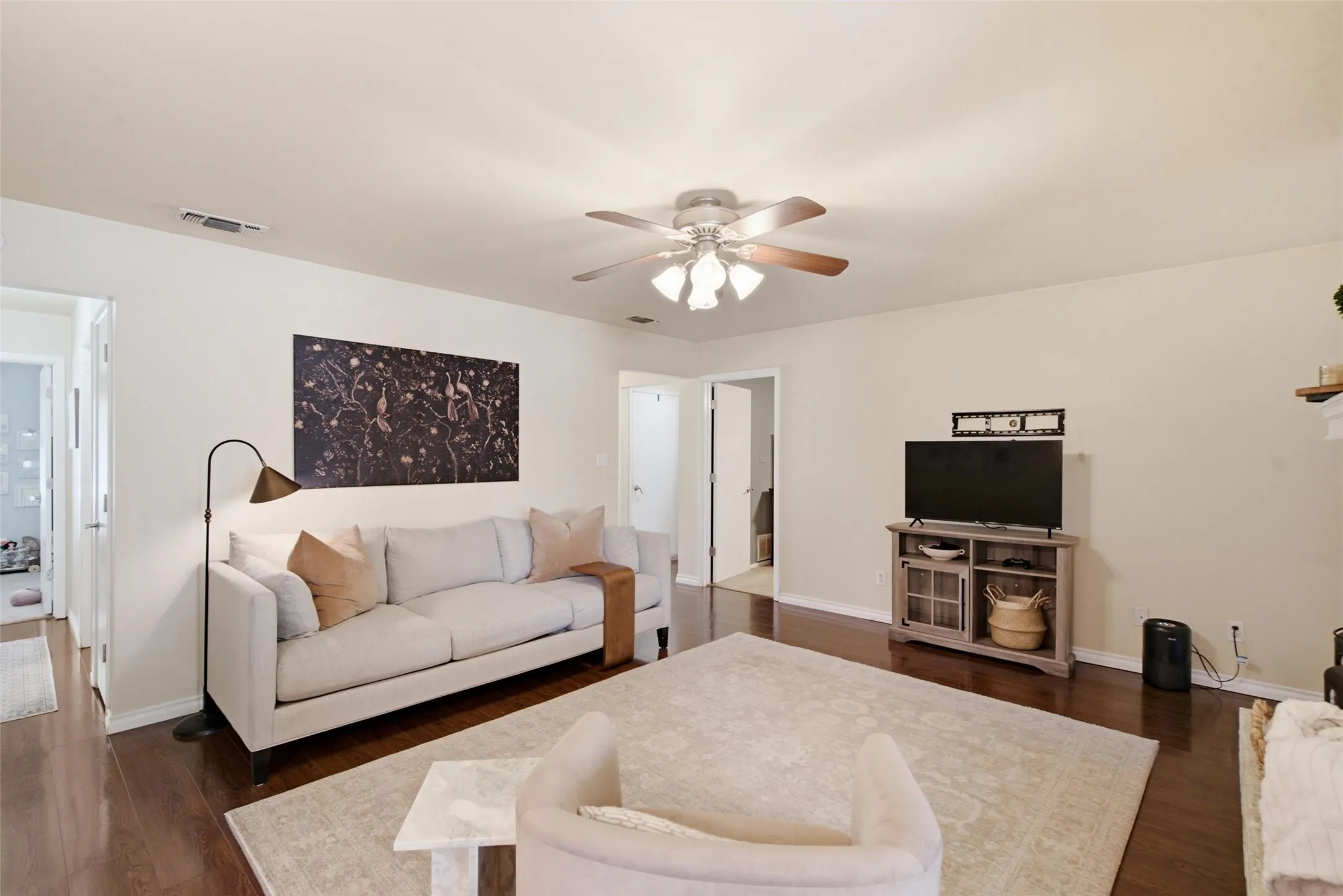 Single Family Residence For Sale in Young County , 1406 Doral Court, Graham, Texas 76450, 3 Bedroom, 2 Bathroom, 2 Garage spaces, 1,703 Sqft, built in 1985, mls#21394270, Real Estate Agent in Graham, Homes For Sale in Young county, Homes For Sale in Graham, Realtor in Graham Texas, Real Estate Brokerage Independent Realty Texas, Luminita Cordes Realtor