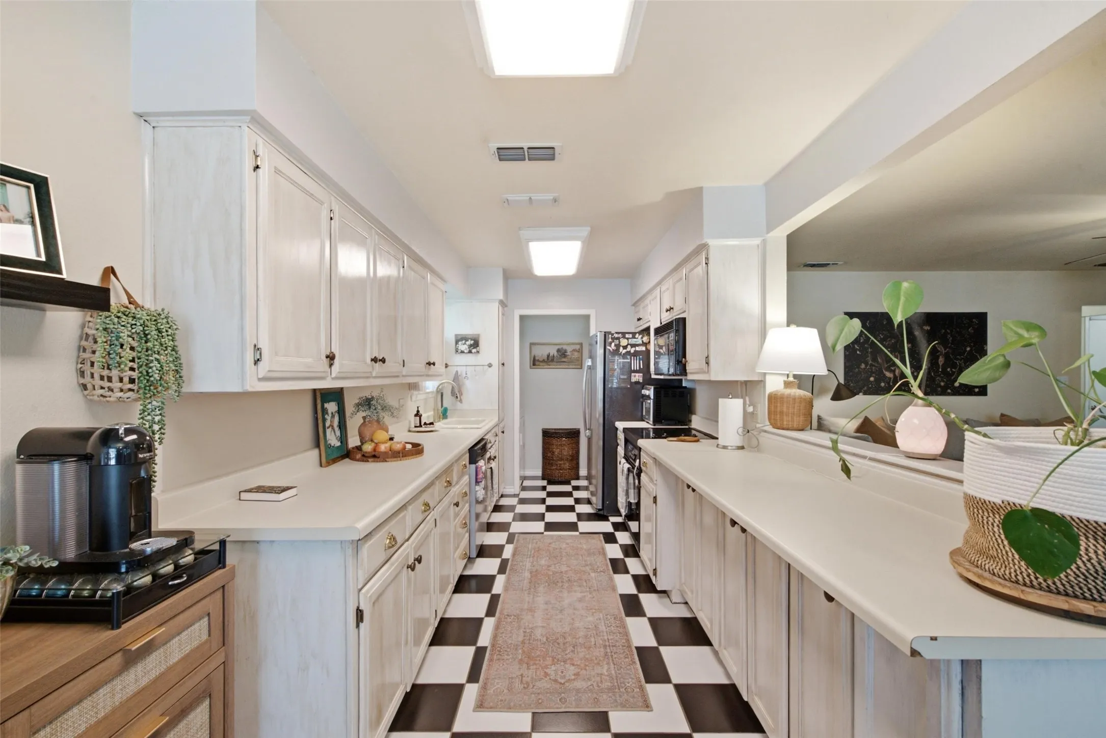 Single Family Residence For Sale in Young County , 1406 Doral Court, Graham, Texas 76450, 3 Bedroom, 2 Bathroom, 2 Garage spaces, 1,703 Sqft, built in 1985, mls#21394270, Real Estate Agent in Graham, Homes For Sale in Young county, Homes For Sale in Graham, Realtor in Graham Texas, Real Estate Brokerage Independent Realty Texas, Luminita Cordes Realtor