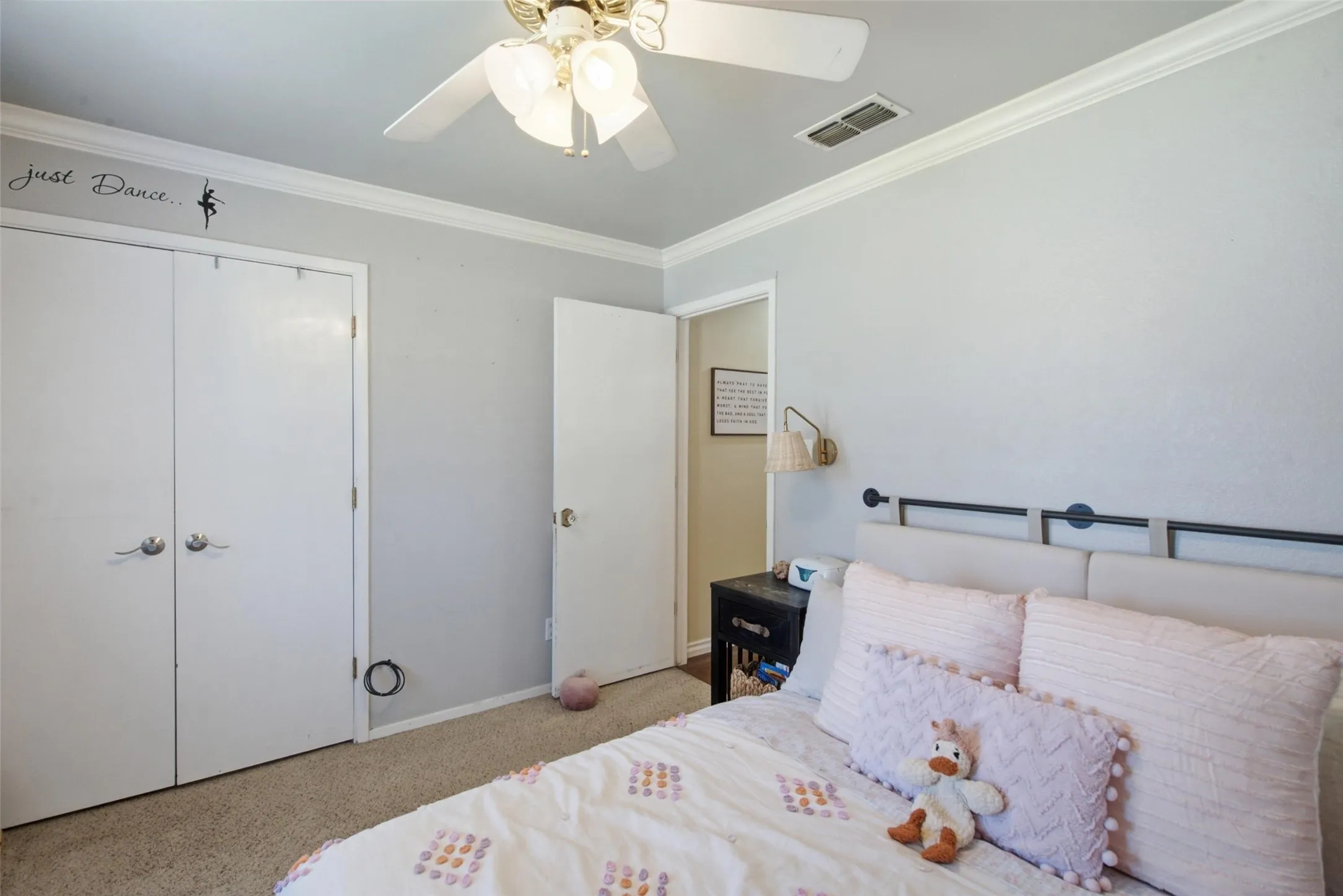 Single Family Residence For Sale in Young County , 1406 Doral Court, Graham, Texas 76450, 3 Bedroom, 2 Bathroom, 2 Garage spaces, 1,703 Sqft, built in 1985, mls#21394270, Real Estate Agent in Graham, Homes For Sale in Young county, Homes For Sale in Graham, Realtor in Graham Texas, Real Estate Brokerage Independent Realty Texas, Luminita Cordes Realtor