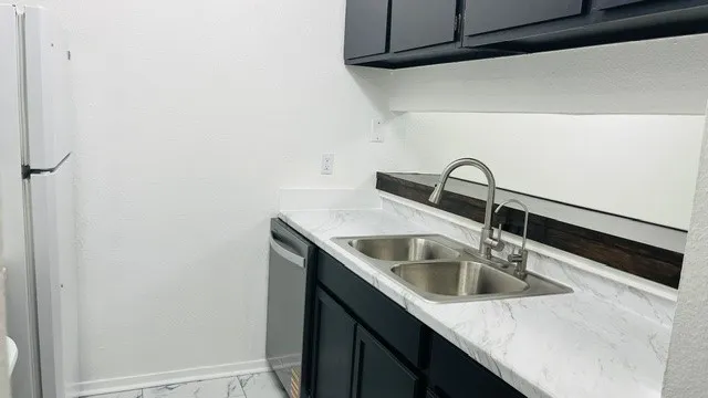 Condominium For Sale in Dallas County , 2200 E Trinity Mills Road 313, Carrollton, Texas 75006, 1 Bedroom, 1 Bathroom, Garage spaces, 631 Sqft, built in 1980, mls#21394769, Real Estate Agent in Carrollton, Homes For Sale in Dallas county, Homes For Sale in Carrollton, Realtor in Carrollton Texas, Real Estate Brokerage Independent Realty Texas, Luminita Cordes Realtor