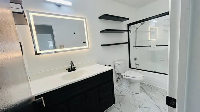 Condominium For Sale in Dallas County , 2200 E Trinity Mills Road 313, Carrollton, Texas 75006, 1 Bedroom, 1 Bathroom, Garage spaces, 631 Sqft, built in 1980, mls#21394769, Real Estate Agent in Carrollton, Homes For Sale in Dallas county, Homes For Sale in Carrollton, Realtor in Carrollton Texas, Real Estate Brokerage Independent Realty Texas, Luminita Cordes Realtor
