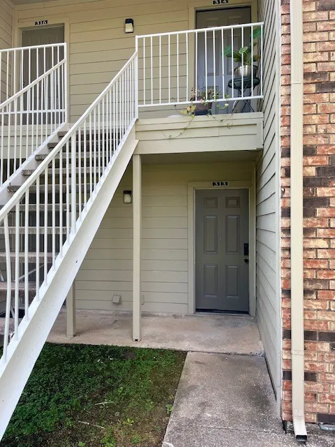 Condominium For Sale in Dallas County , 2200 E Trinity Mills Road 313, Carrollton, Texas 75006, 1 Bedroom, 1 Bathroom, Garage spaces, 631 Sqft, built in 1980, mls#21394769, Real Estate Agent in Carrollton, Homes For Sale in Dallas county, Homes For Sale in Carrollton, Realtor in Carrollton Texas, Real Estate Brokerage Independent Realty Texas, Luminita Cordes Realtor