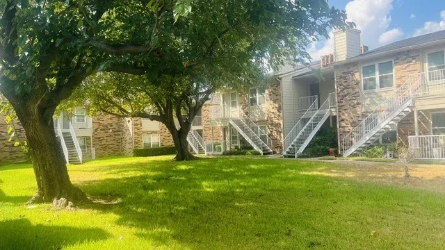 Condominium For Sale in Dallas County , 2200 E Trinity Mills Road 313, Carrollton, Texas 75006, 1 Bedroom, 1 Bathroom, Garage spaces, 631 Sqft, built in 1980, mls#21394769, Real Estate Agent in Carrollton, Homes For Sale in Dallas county, Homes For Sale in Carrollton, Realtor in Carrollton Texas, Real Estate Brokerage Independent Realty Texas, Luminita Cordes Realtor