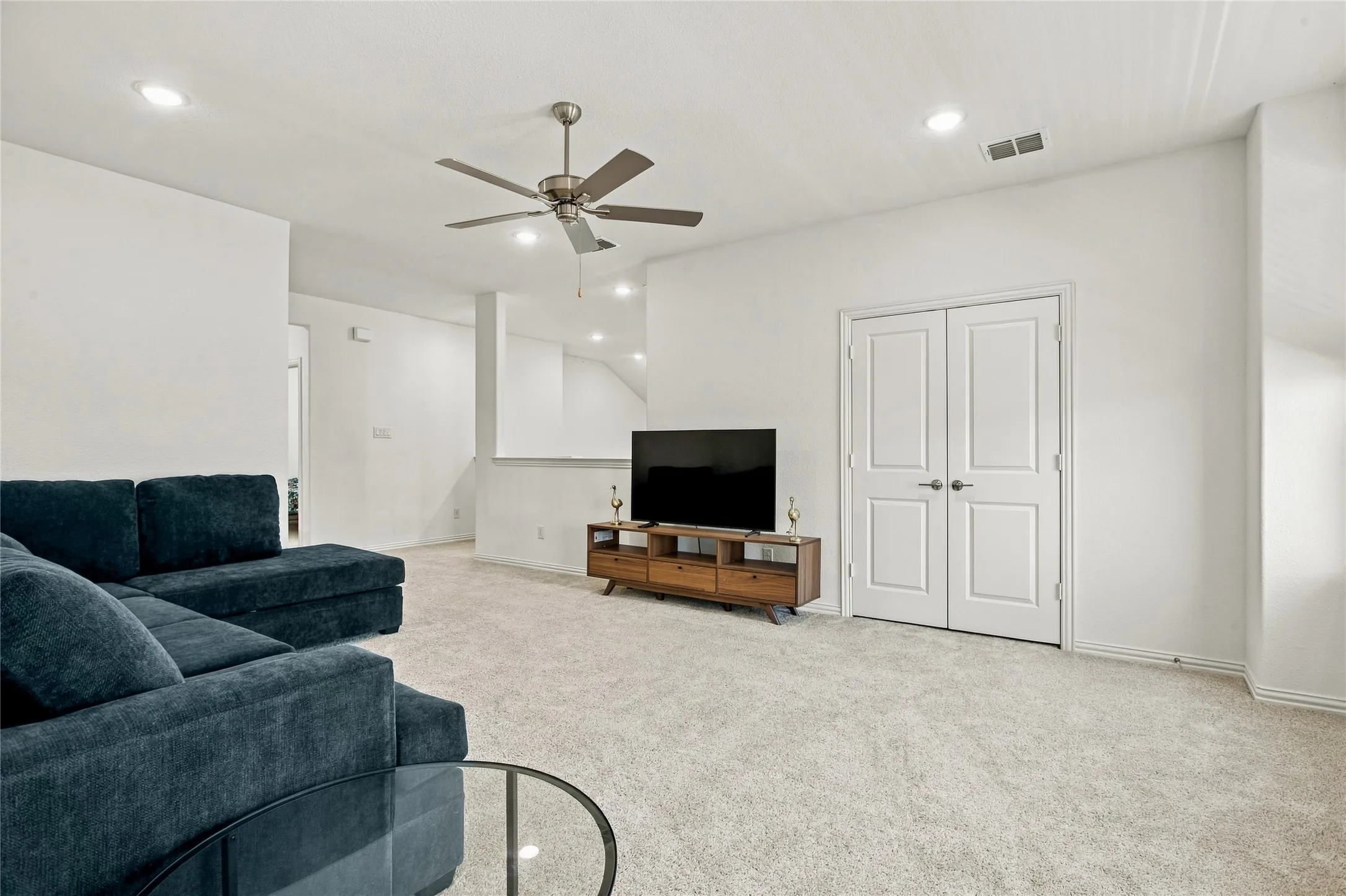 Single Family Residence For Sale in Collin County , 8709 Red Fox Trail, Mc Kinney, Texas 75071, 5 Bedroom, 5 Bathroom, 2 Garage spaces, 3,369 Sqft, built in 2023, mls#21389098, Real Estate Agent in Mc Kinney, Homes For Sale in Collin county, Homes For Sale in Mc Kinney, Realtor in Mc Kinney Texas, Real Estate Brokerage Independent Realty Texas, Luminita Cordes Realtor