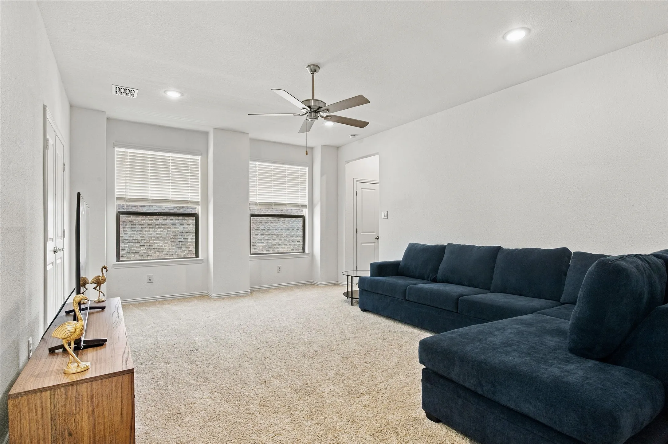 Single Family Residence For Sale in Collin County , 8709 Red Fox Trail, Mc Kinney, Texas 75071, 5 Bedroom, 5 Bathroom, 2 Garage spaces, 3,369 Sqft, built in 2023, mls#21389098, Real Estate Agent in Mc Kinney, Homes For Sale in Collin county, Homes For Sale in Mc Kinney, Realtor in Mc Kinney Texas, Real Estate Brokerage Independent Realty Texas, Luminita Cordes Realtor