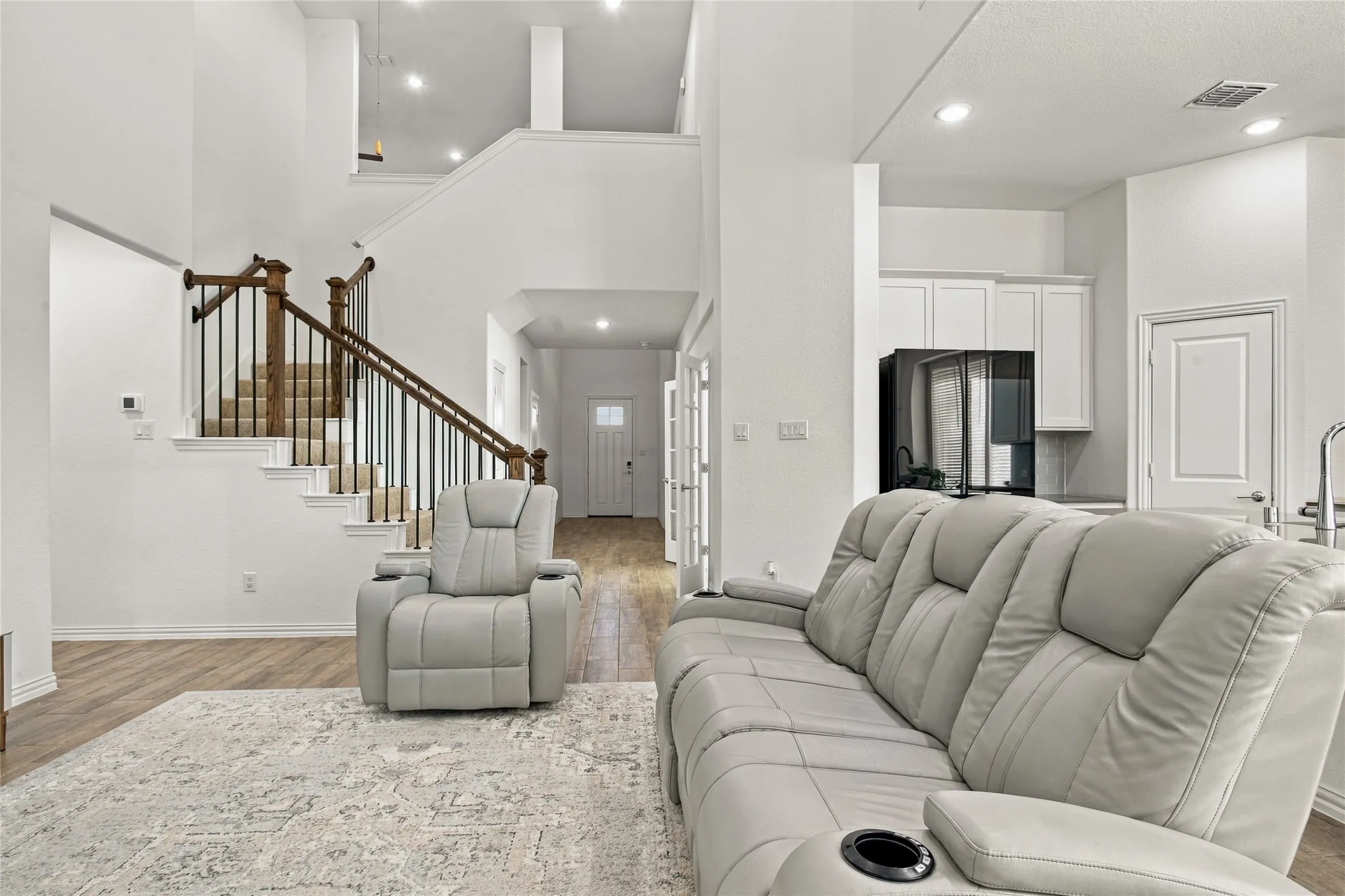Single Family Residence For Sale in Collin County , 8709 Red Fox Trail, Mc Kinney, Texas 75071, 5 Bedroom, 5 Bathroom, 2 Garage spaces, 3,369 Sqft, built in 2023, mls#21389098, Real Estate Agent in Mc Kinney, Homes For Sale in Collin county, Homes For Sale in Mc Kinney, Realtor in Mc Kinney Texas, Real Estate Brokerage Independent Realty Texas, Luminita Cordes Realtor