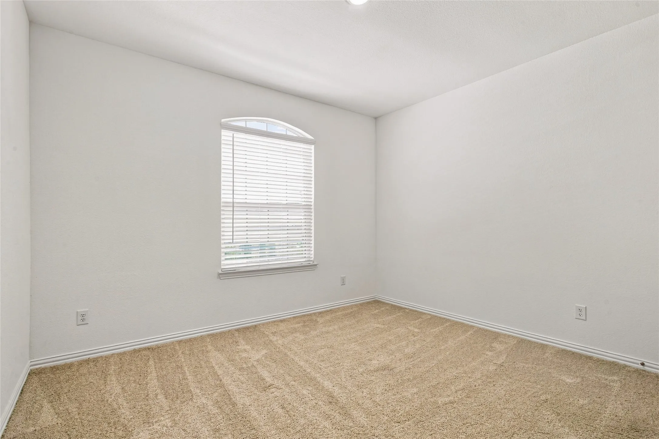 Single Family Residence For Sale in Collin County , 8709 Red Fox Trail, Mc Kinney, Texas 75071, 5 Bedroom, 5 Bathroom, 2 Garage spaces, 3,369 Sqft, built in 2023, mls#21389098, Real Estate Agent in Mc Kinney, Homes For Sale in Collin county, Homes For Sale in Mc Kinney, Realtor in Mc Kinney Texas, Real Estate Brokerage Independent Realty Texas, Luminita Cordes Realtor
